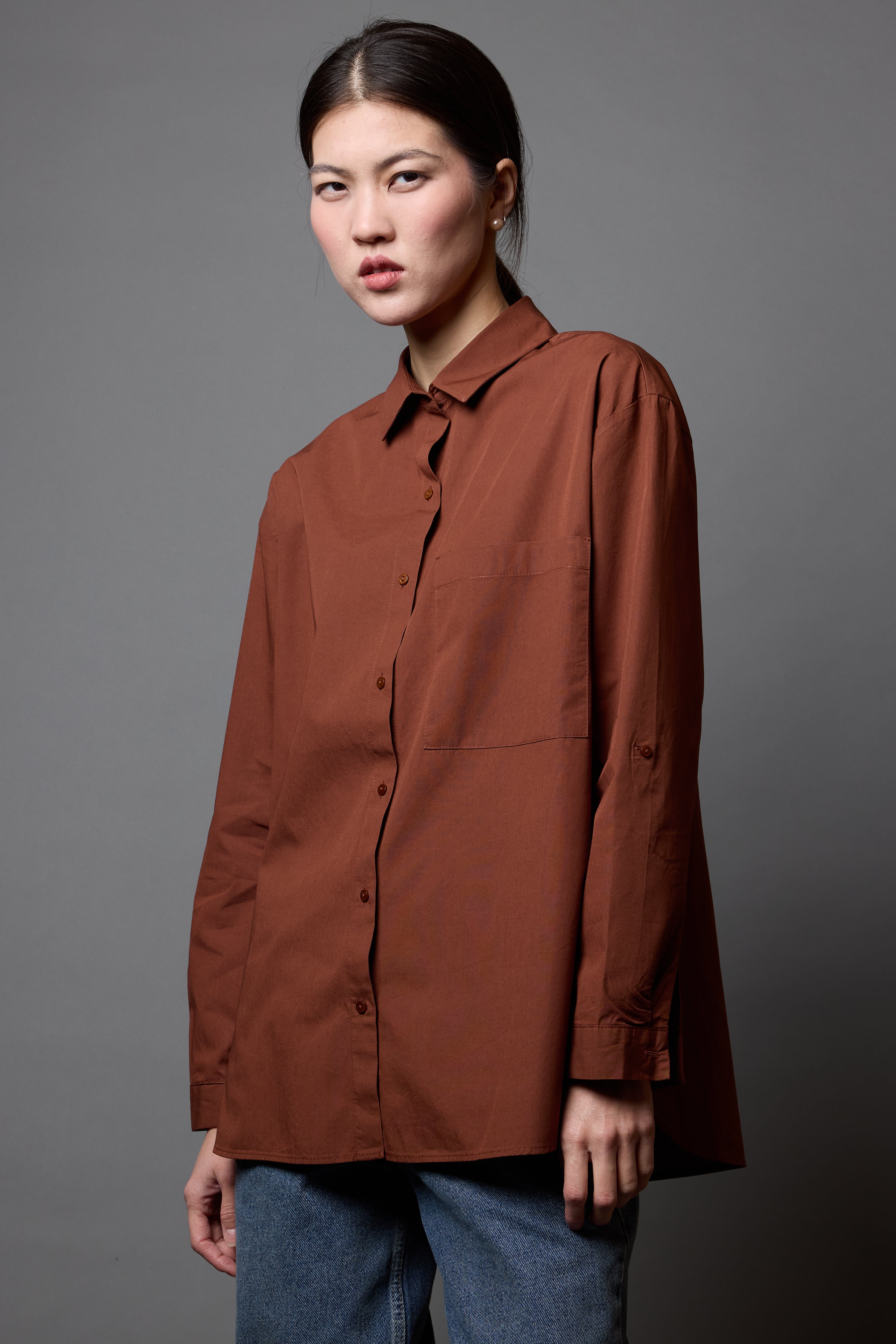 KLASIK YAKA OVERSIZE CEPLI GOMLEK KAHVE