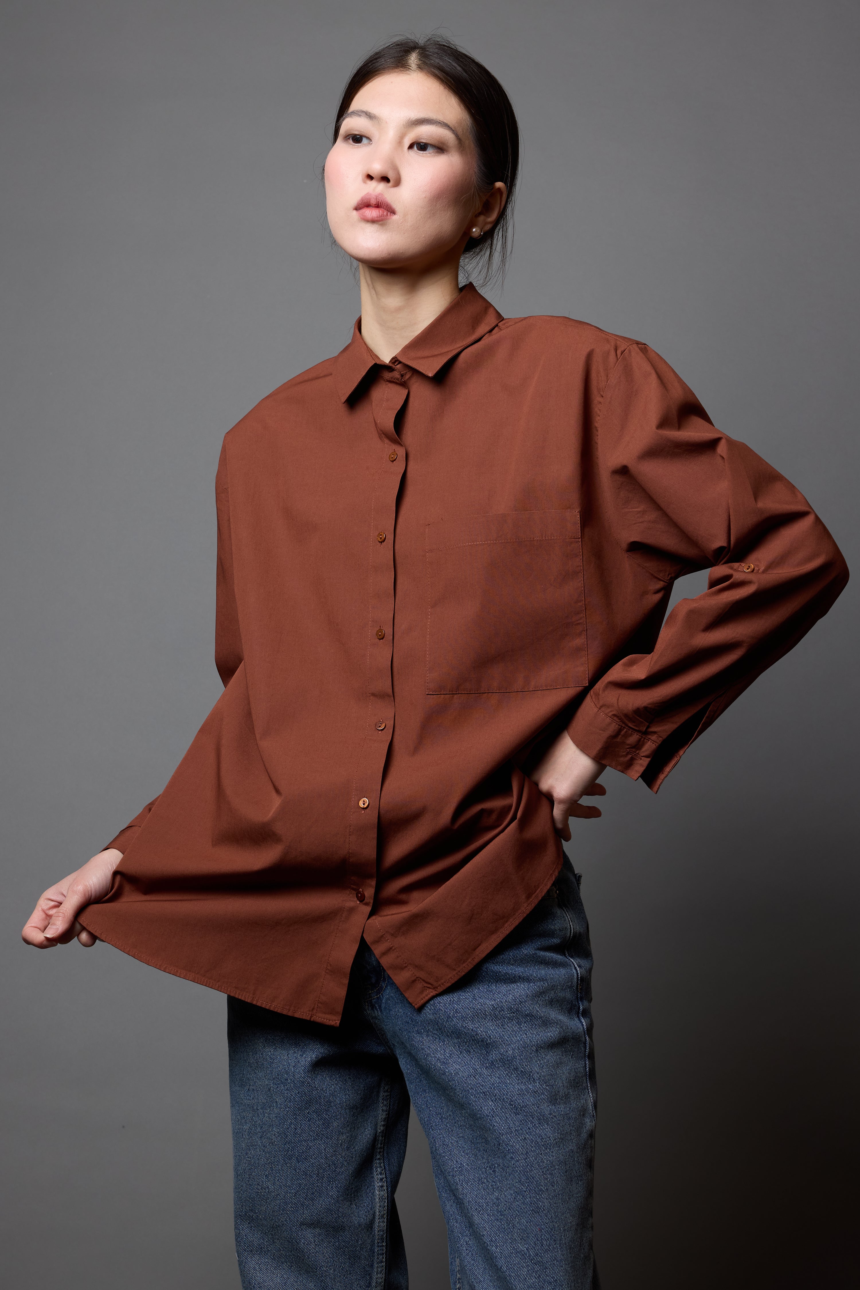 KLASIK YAKA OVERSIZE CEPLI GOMLEK KAHVE