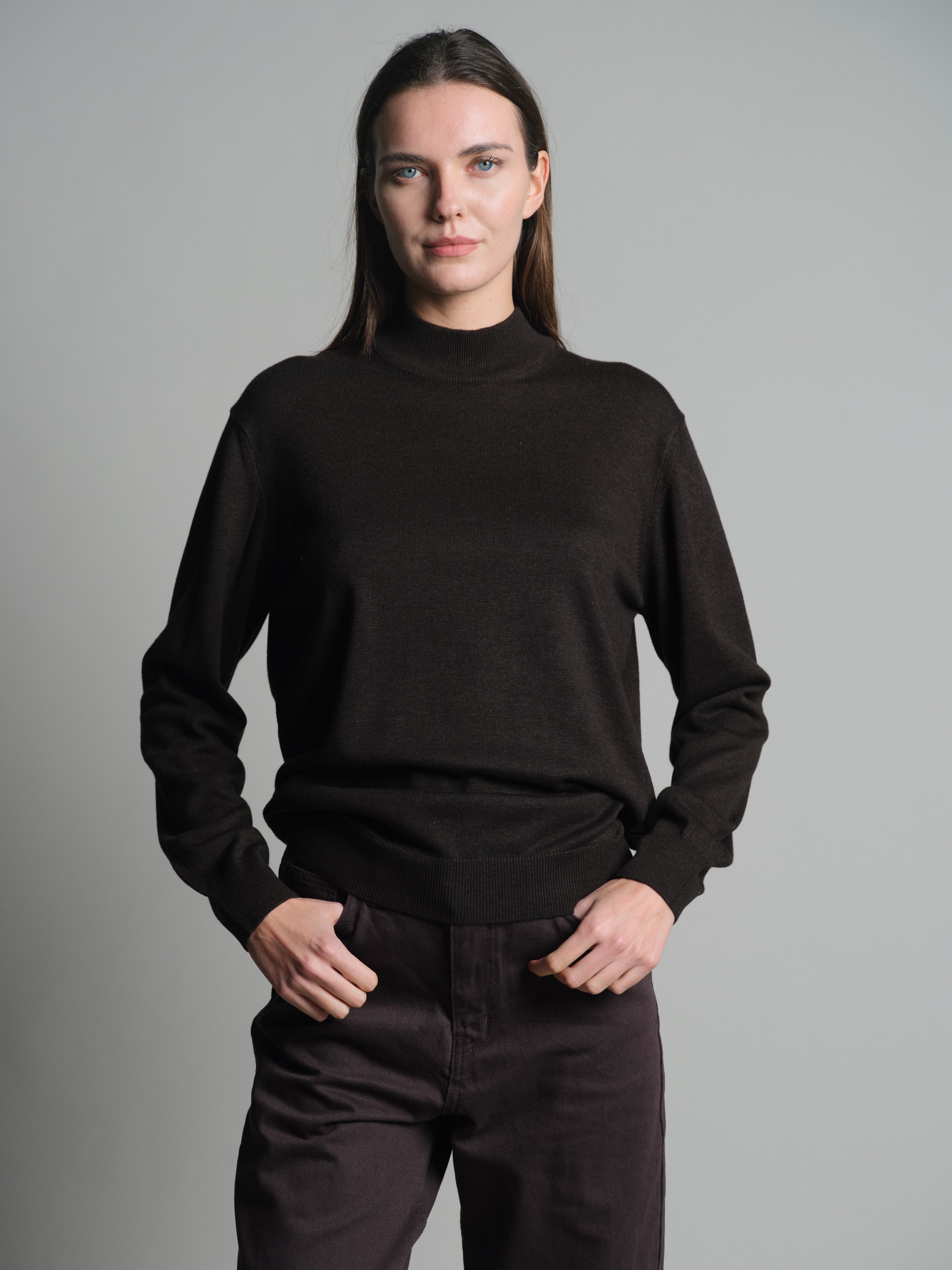COTTON TURTLENECK UNISEX SWEATER DARK BROWN