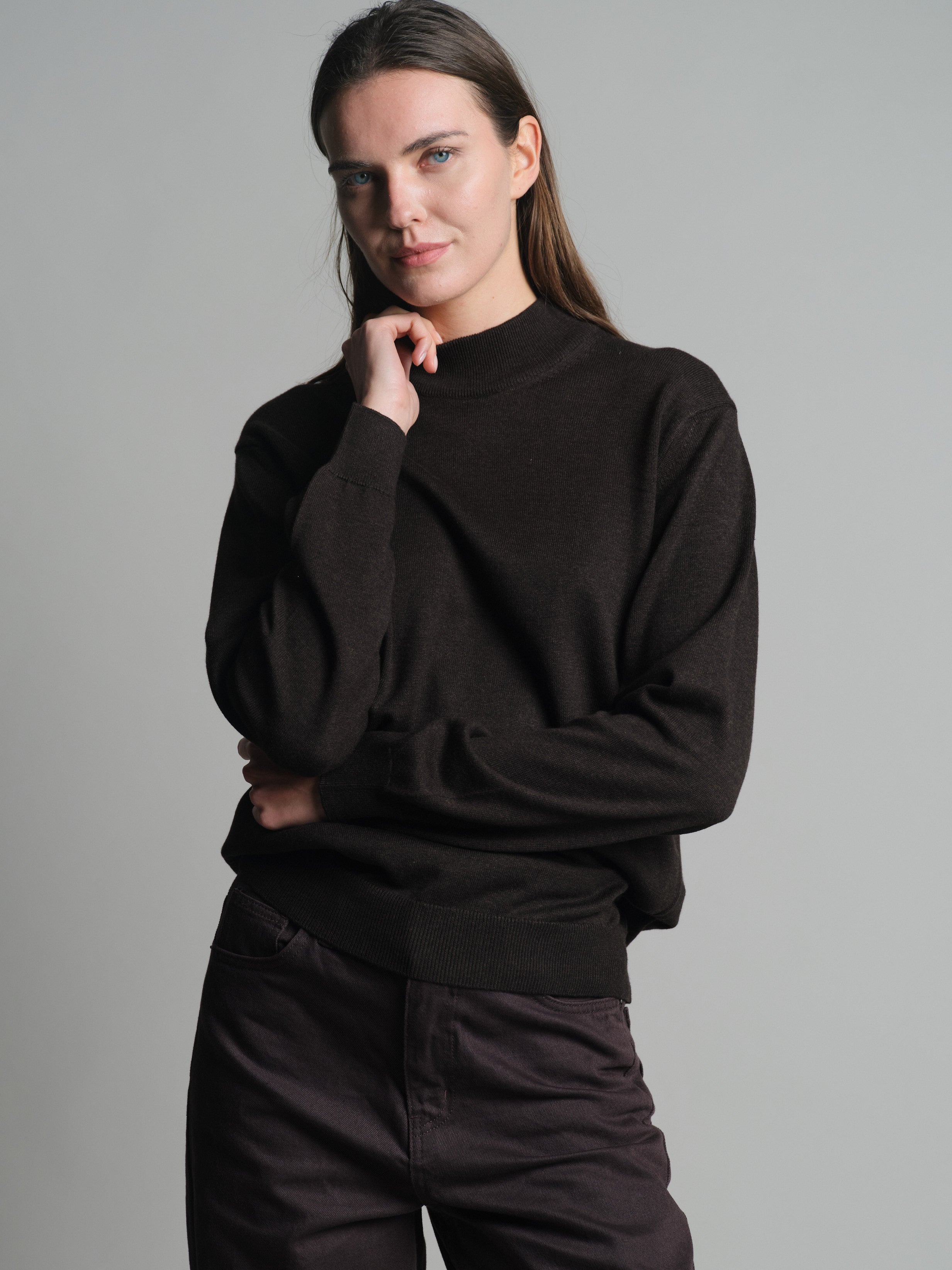 COTTON TURTLENECK UNISEX SWEATER DARK BROWN