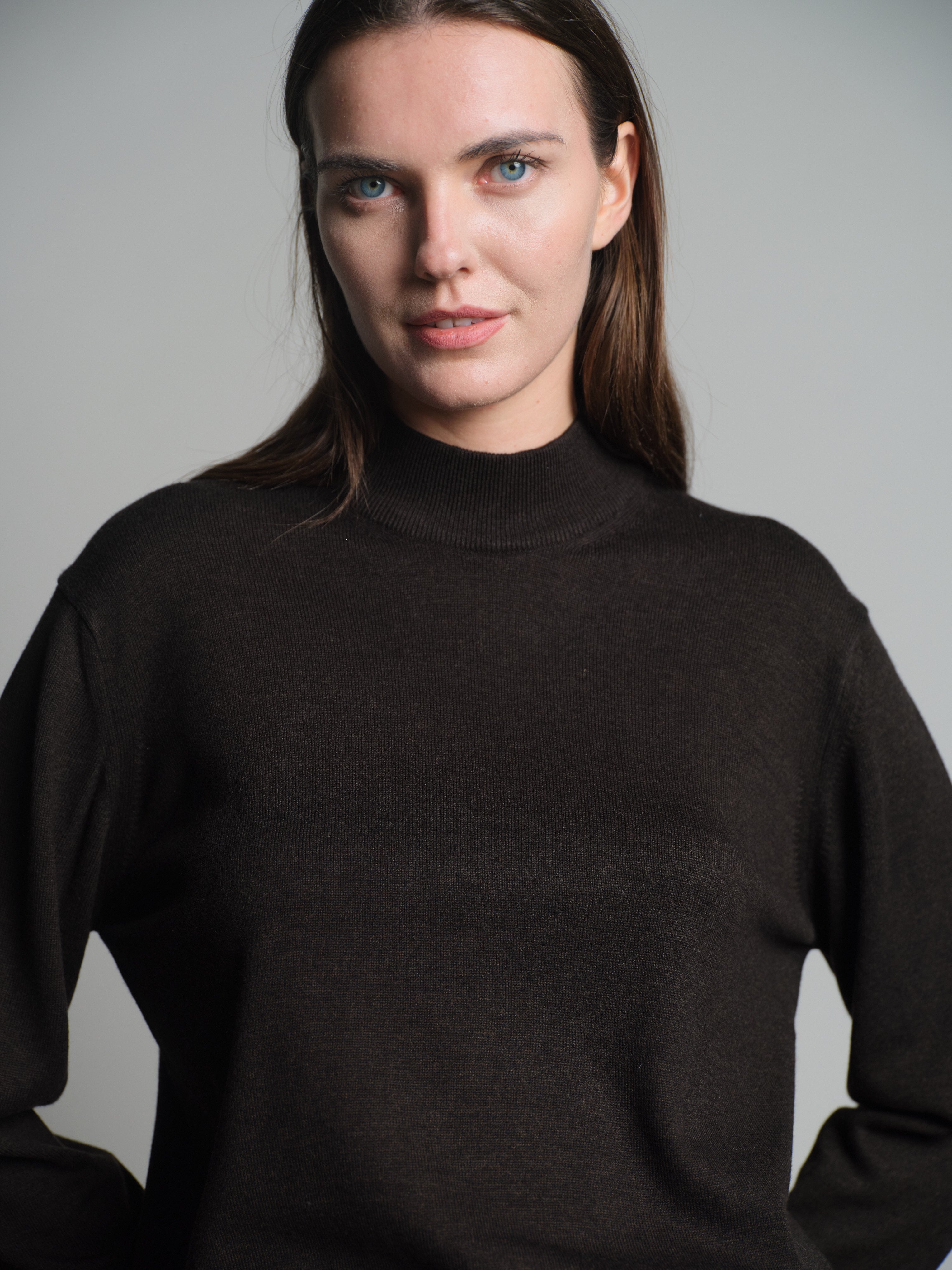 COTTON TURTLENECK UNISEX SWEATER DARK BROWN