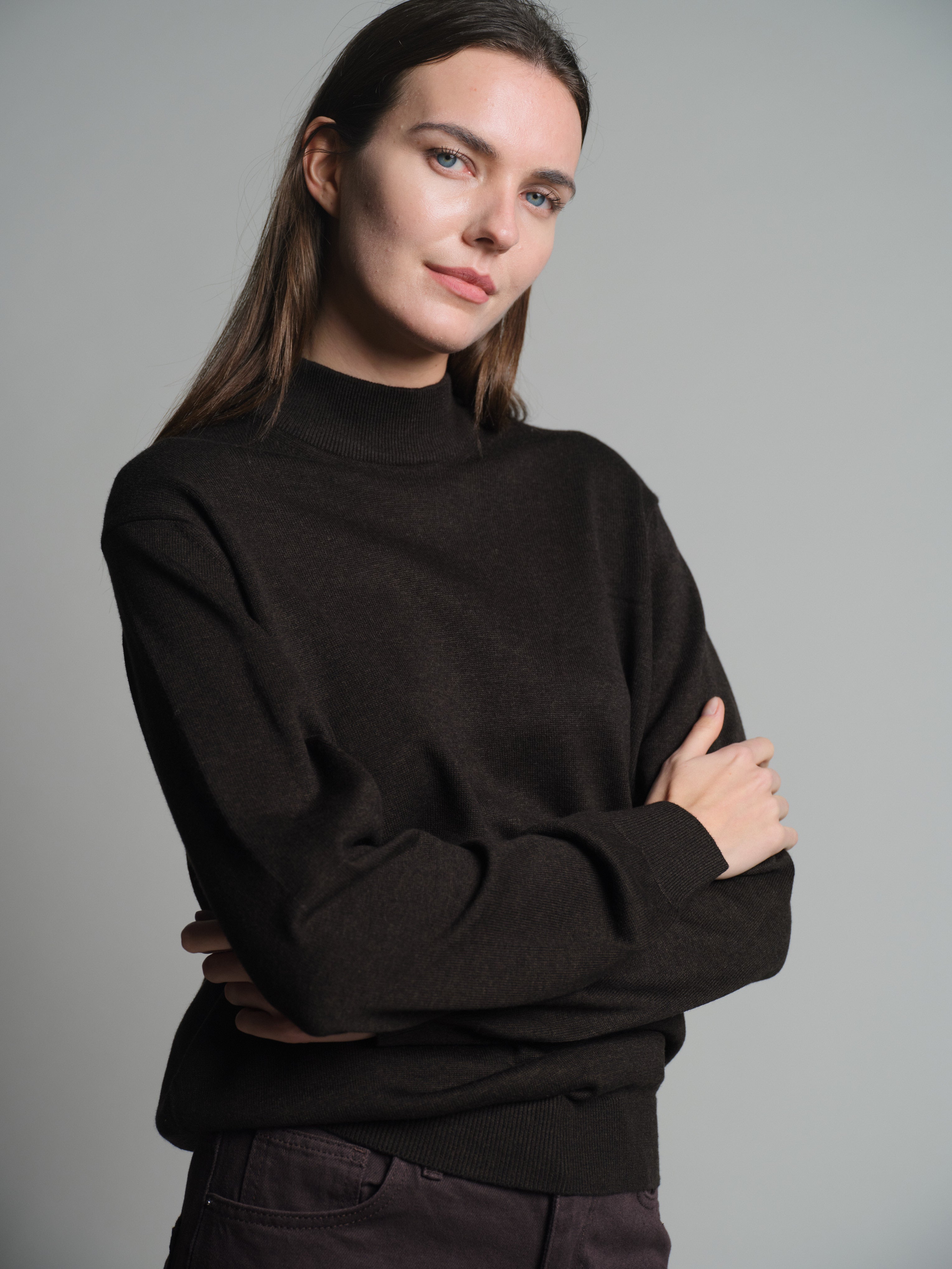 COTTON TURTLENECK UNISEX SWEATER DARK BROWN