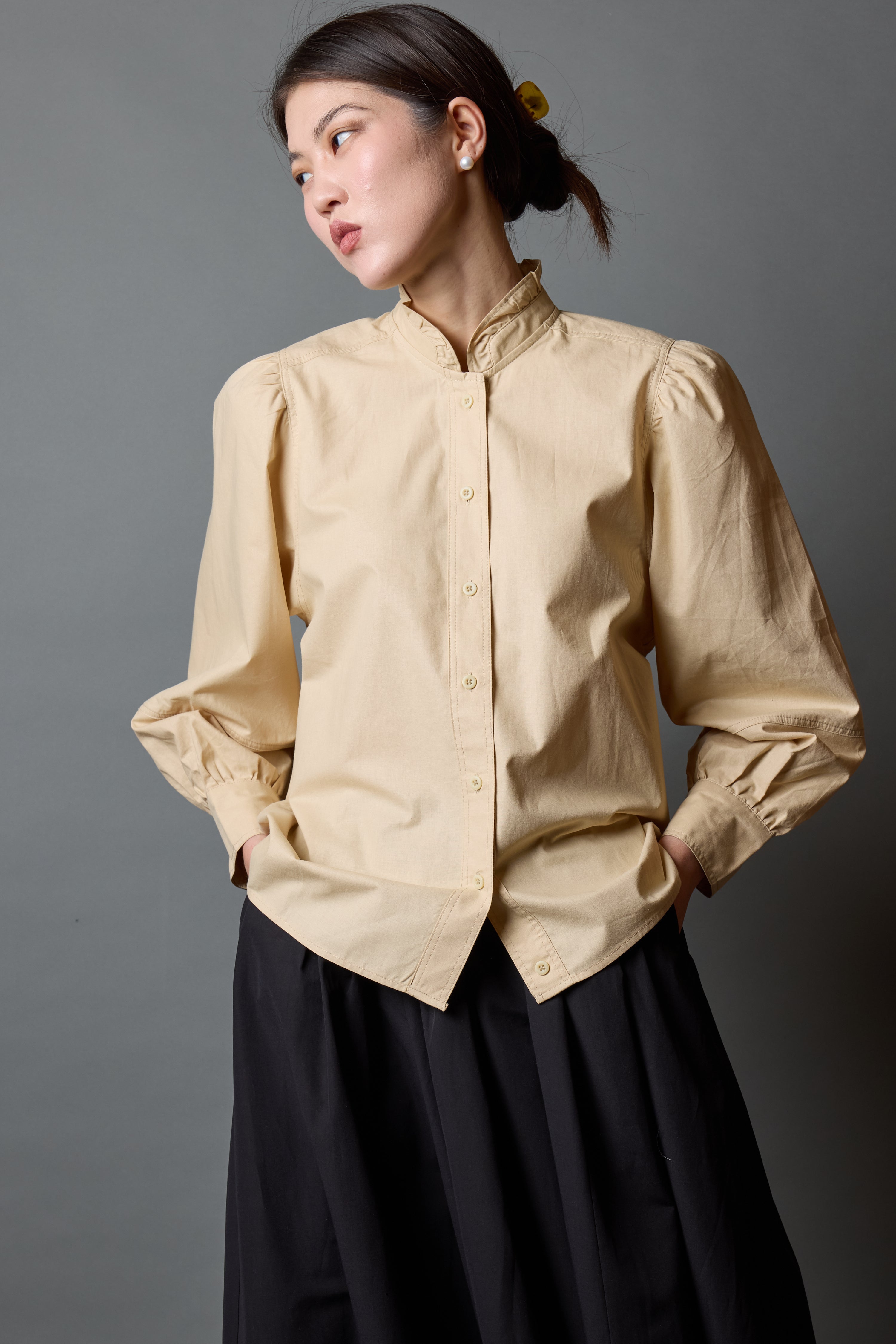 À la Folie 1935's Dark Beige Shirt