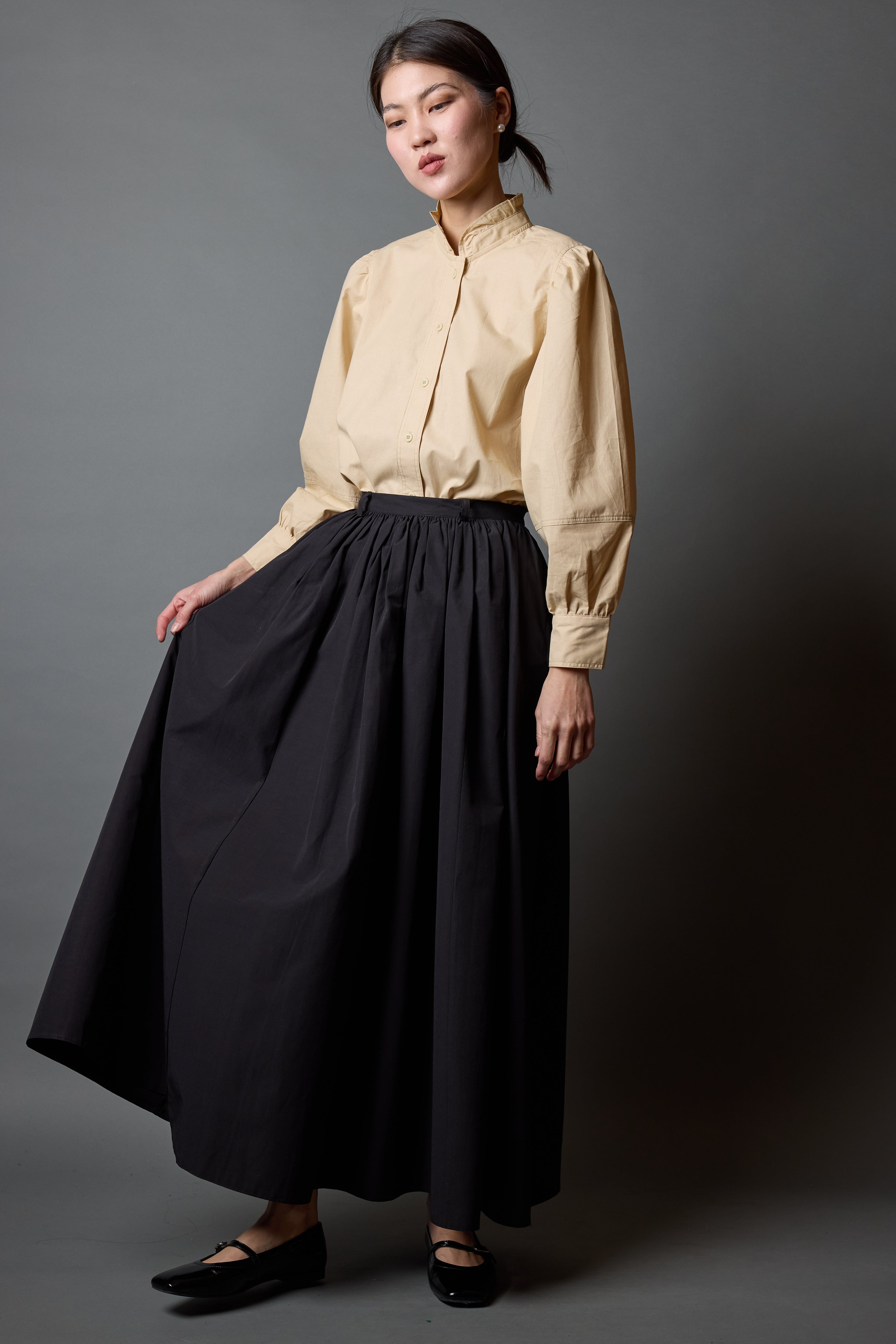 À la Folie 1935's Dark Beige Shirt