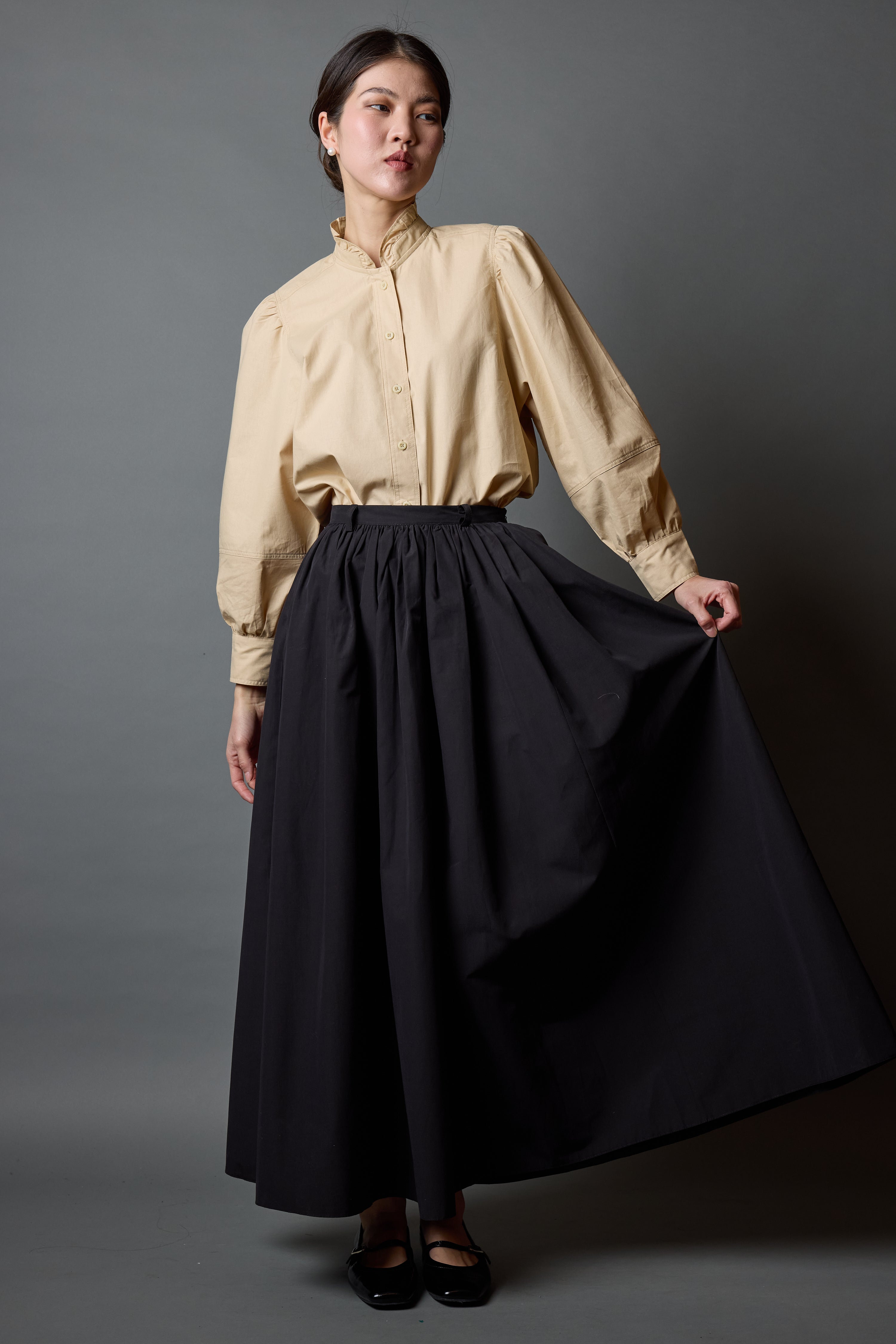 À la Folie 1935's Dark Beige Shirt