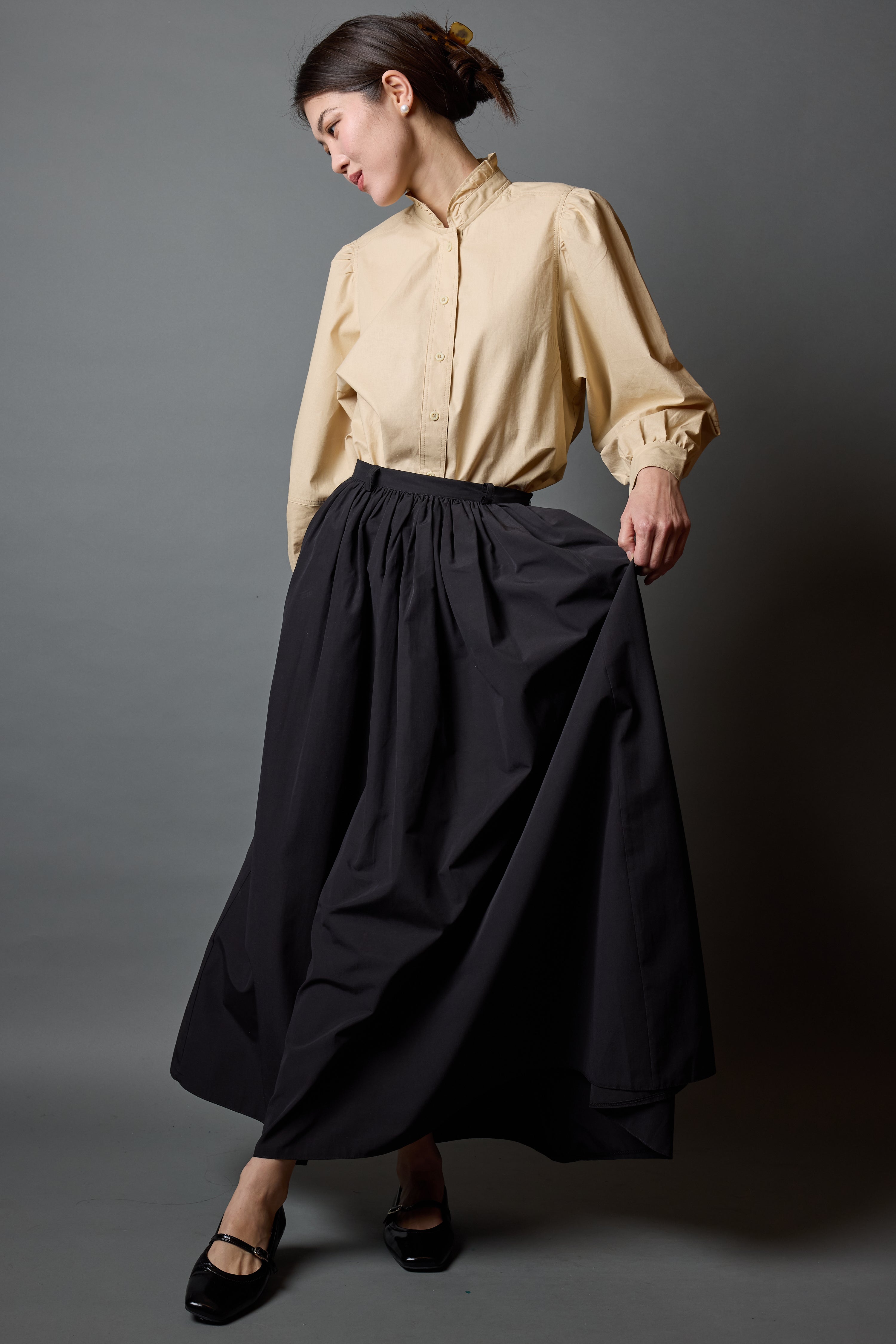 À la Folie 1935's Dark Beige Shirt