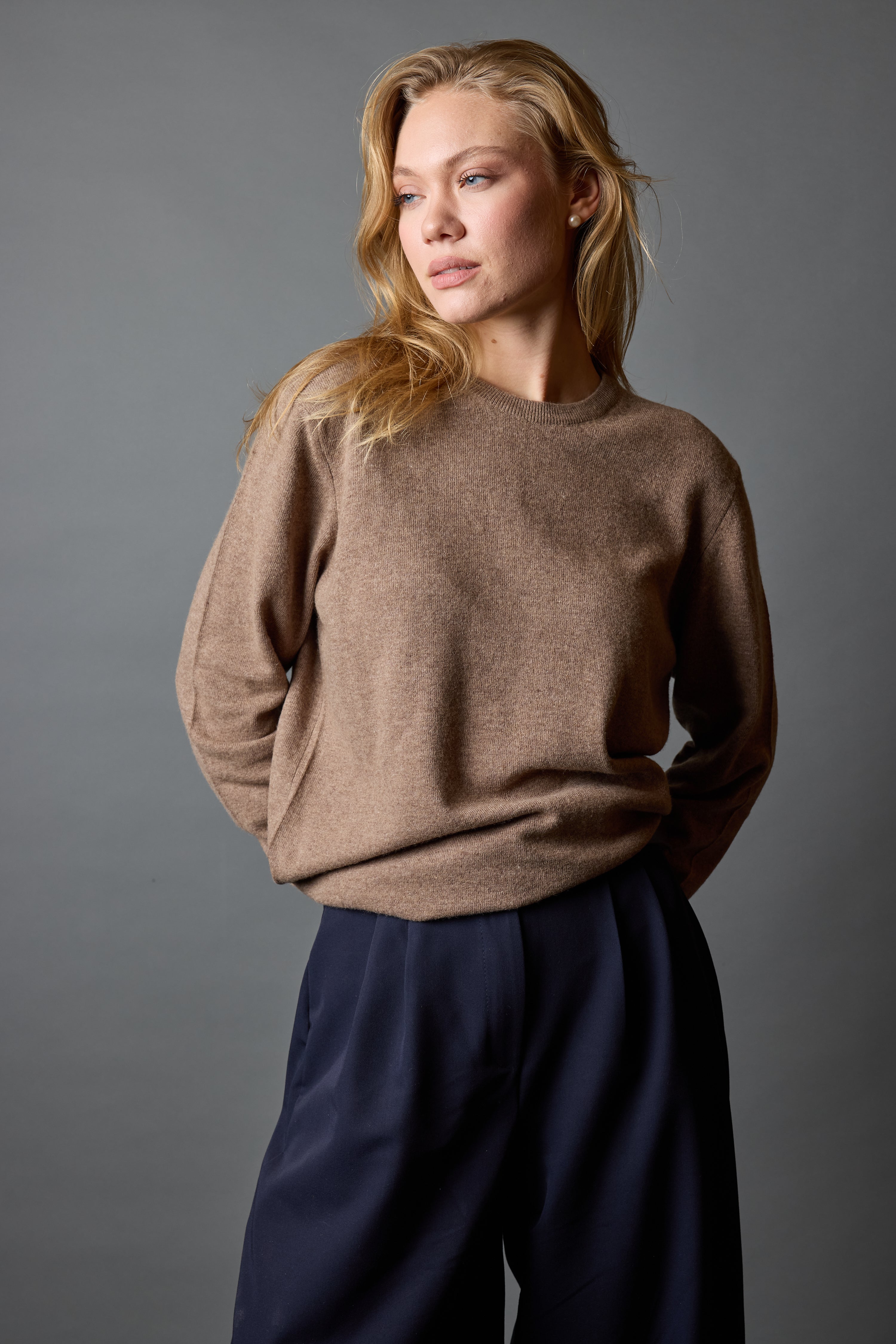 WOOL CREW NECK UNISEX SWEATER MINK