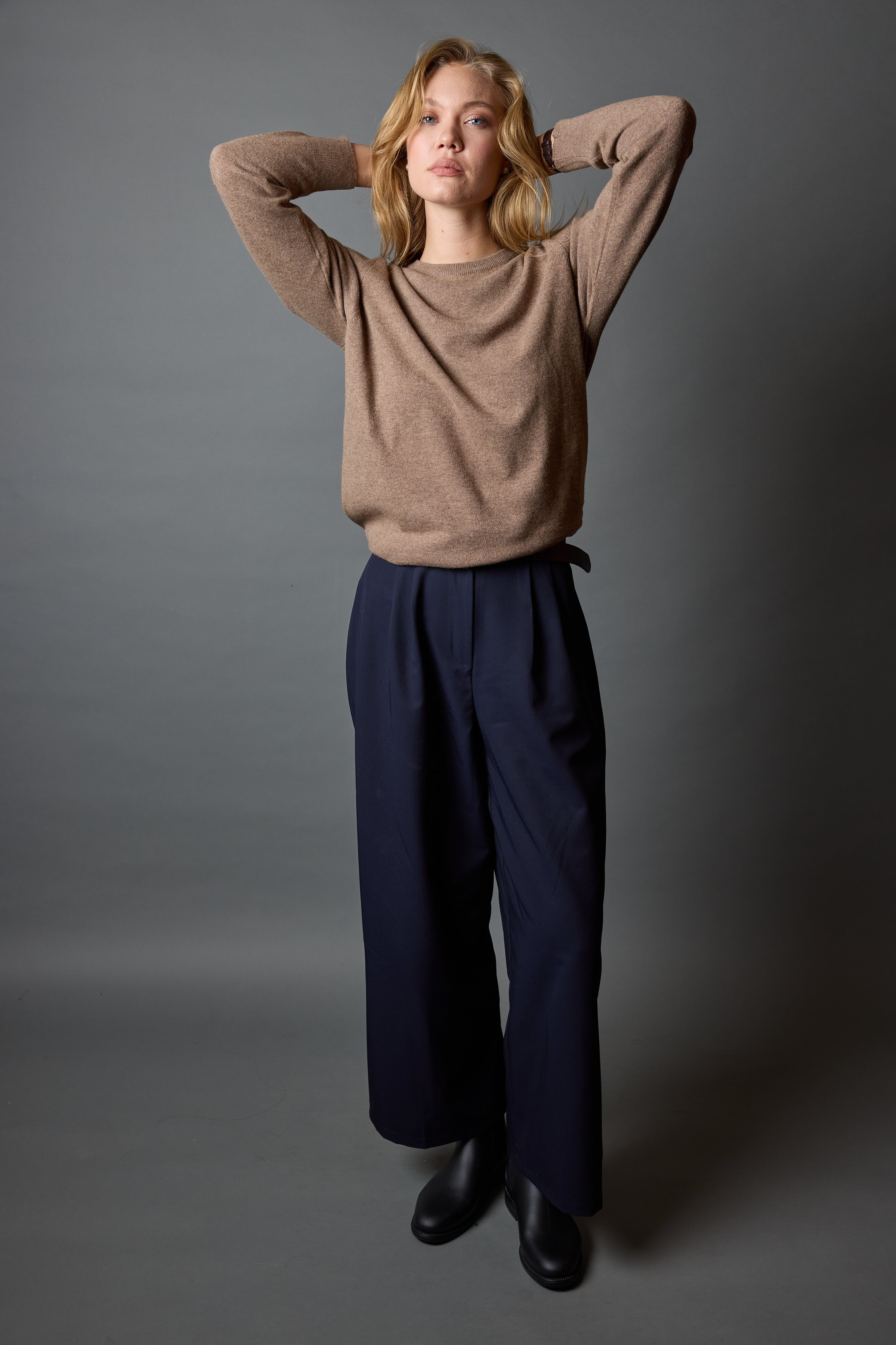 WOOL CREW NECK UNISEX SWEATER MINK