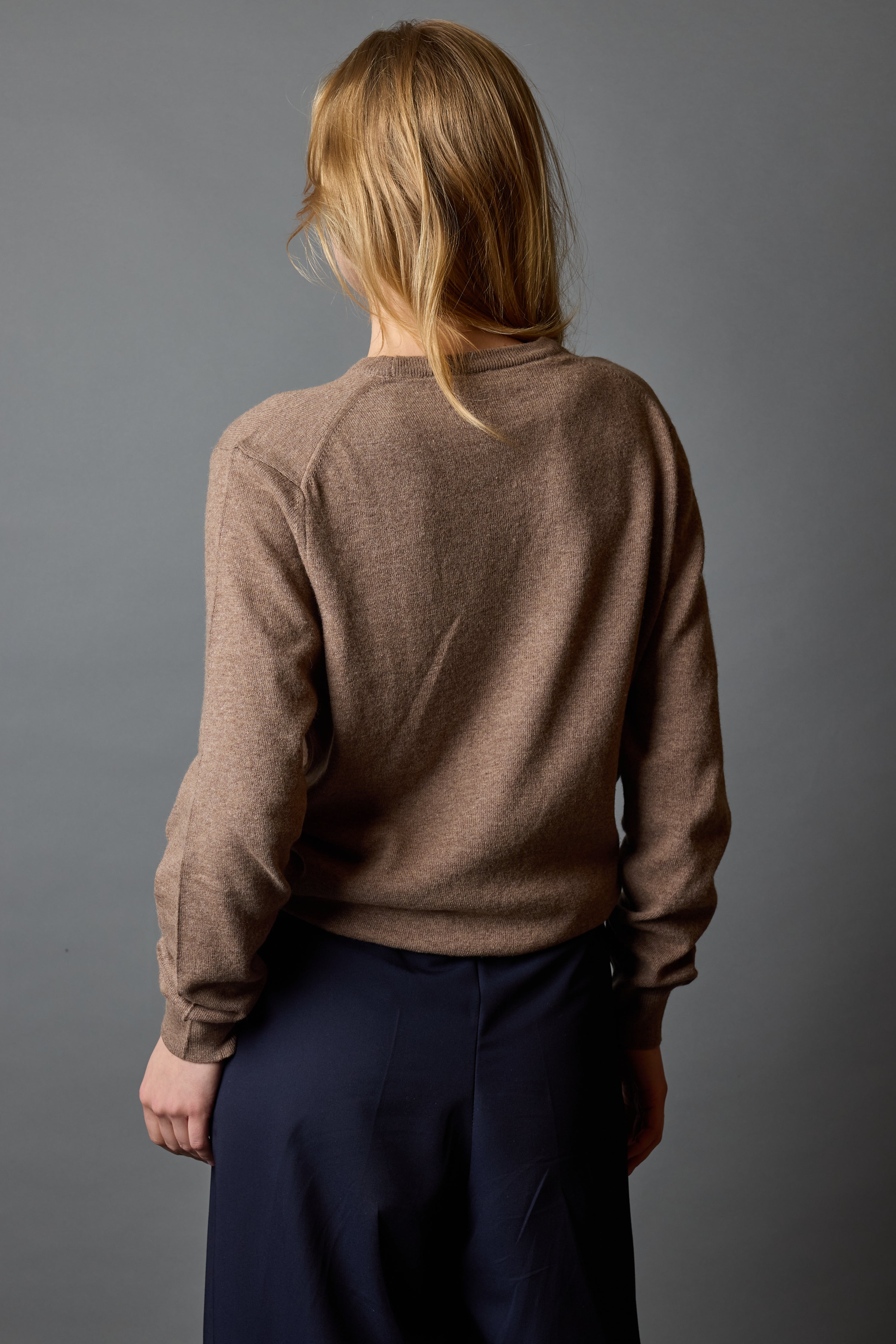 WOOL CREW NECK UNISEX SWEATER MINK