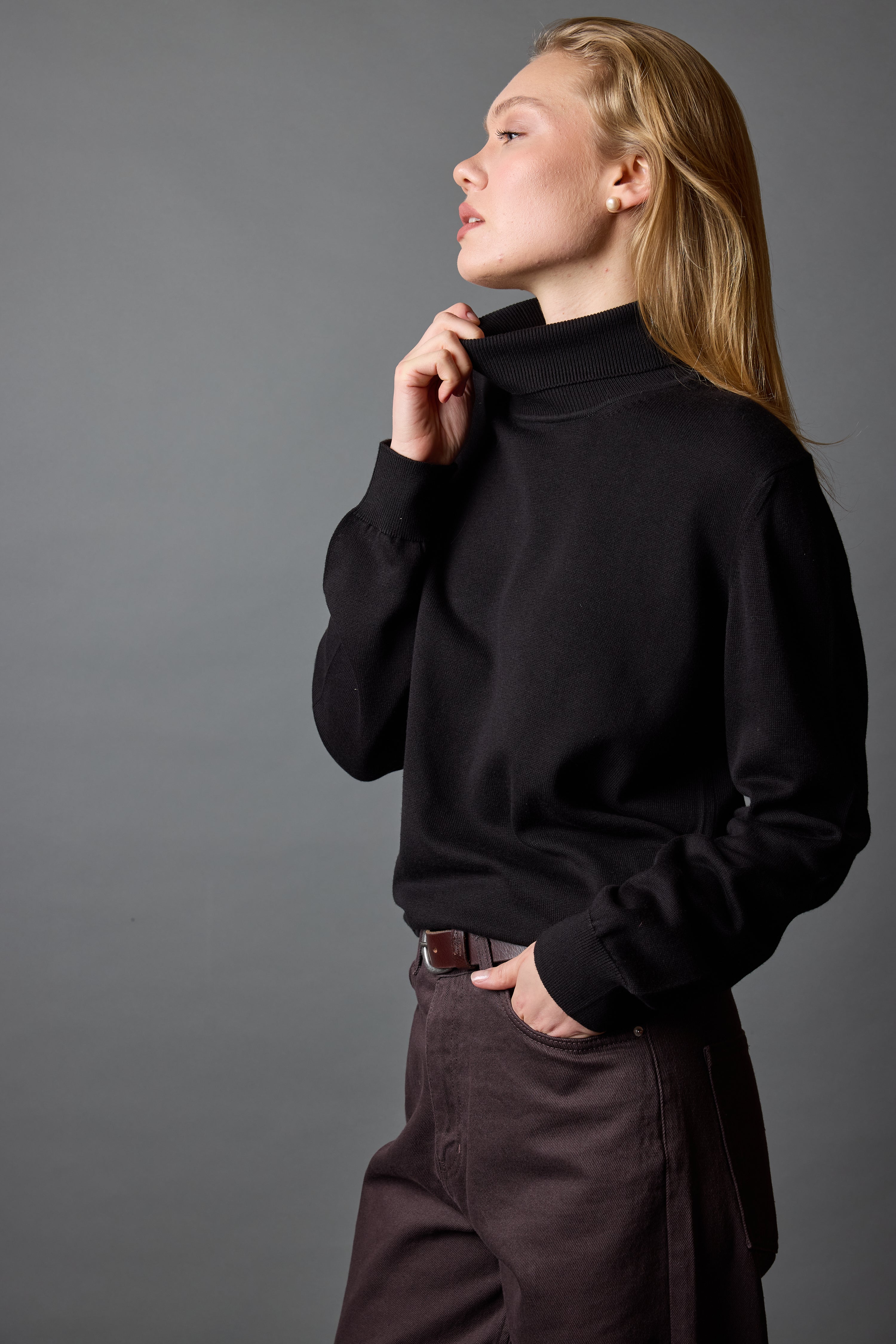 PAMUK YUKSEK YAKA UNISEX KAZAK SIYAH