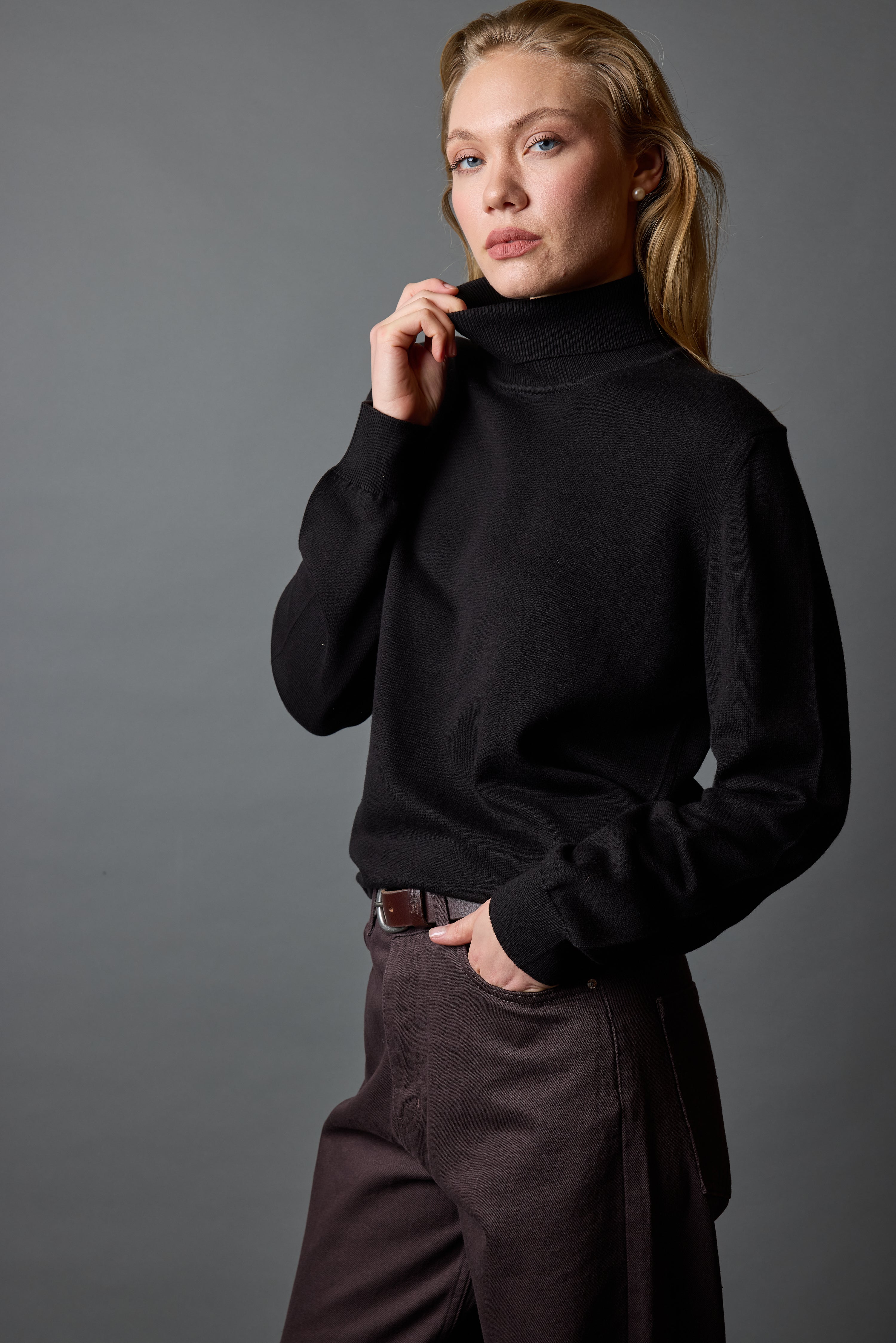 PAMUK YUKSEK YAKA UNISEX KAZAK SIYAH