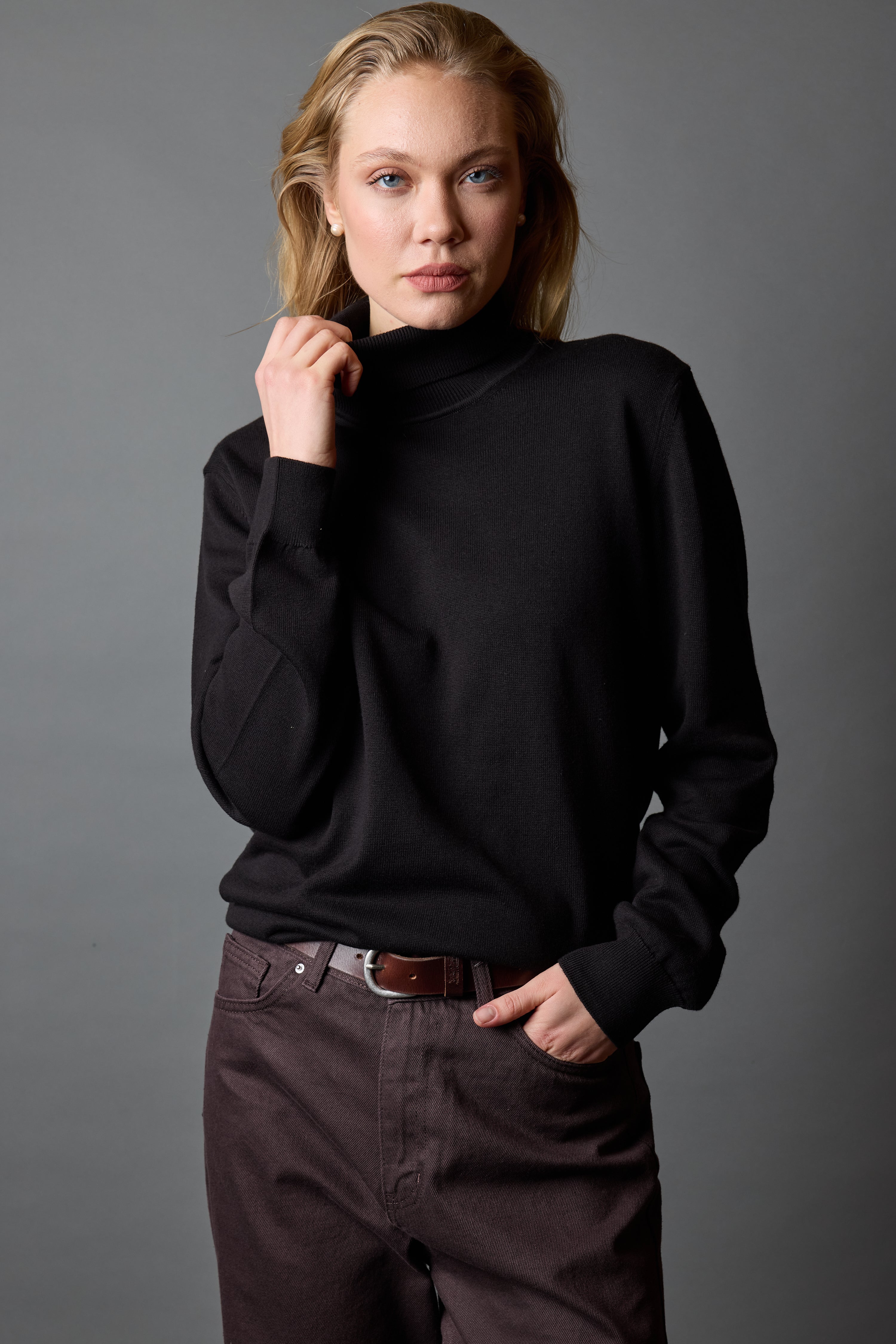 PAMUK YUKSEK YAKA UNISEX KAZAK SIYAH