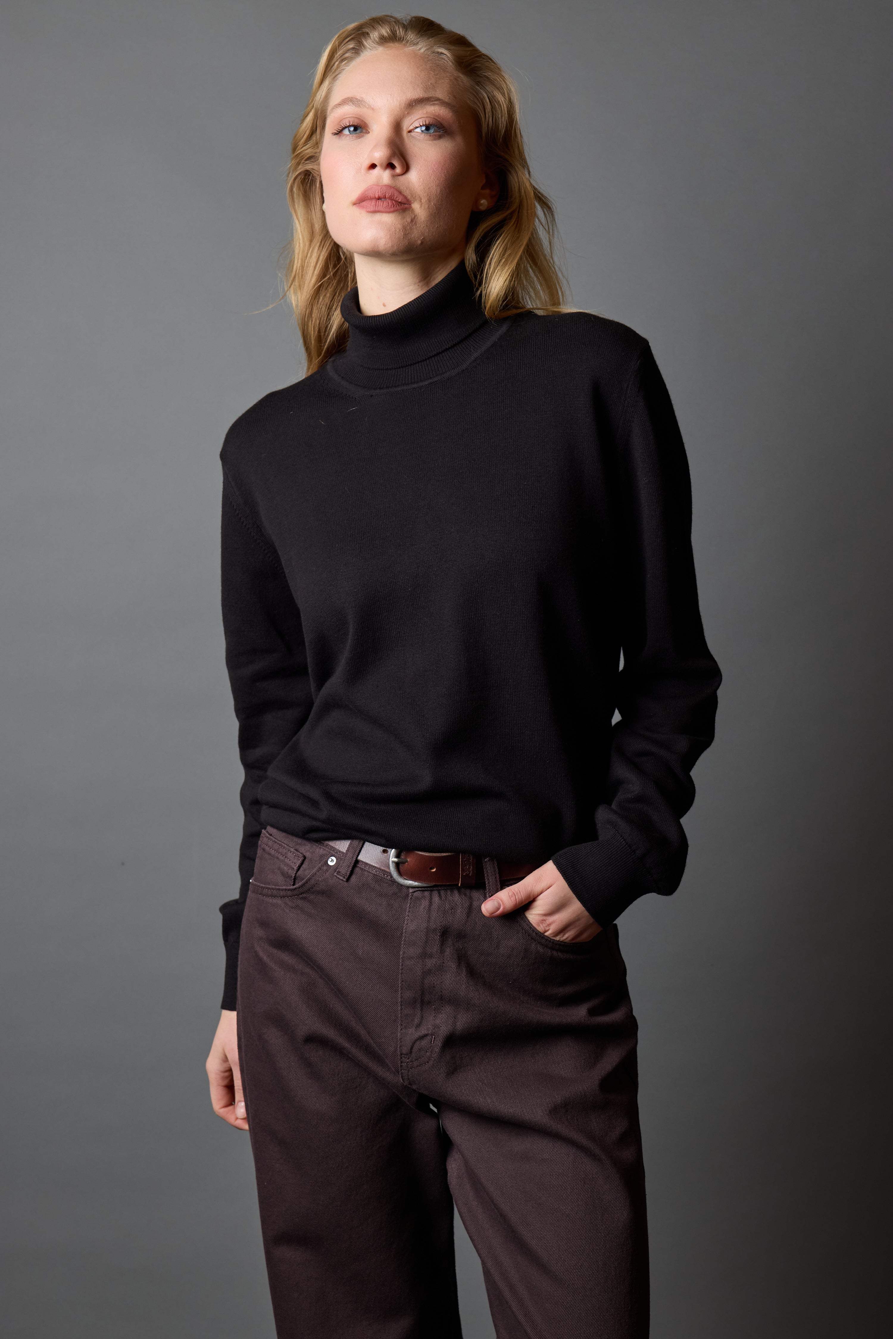 PAMUK YUKSEK YAKA UNISEX KAZAK SIYAH