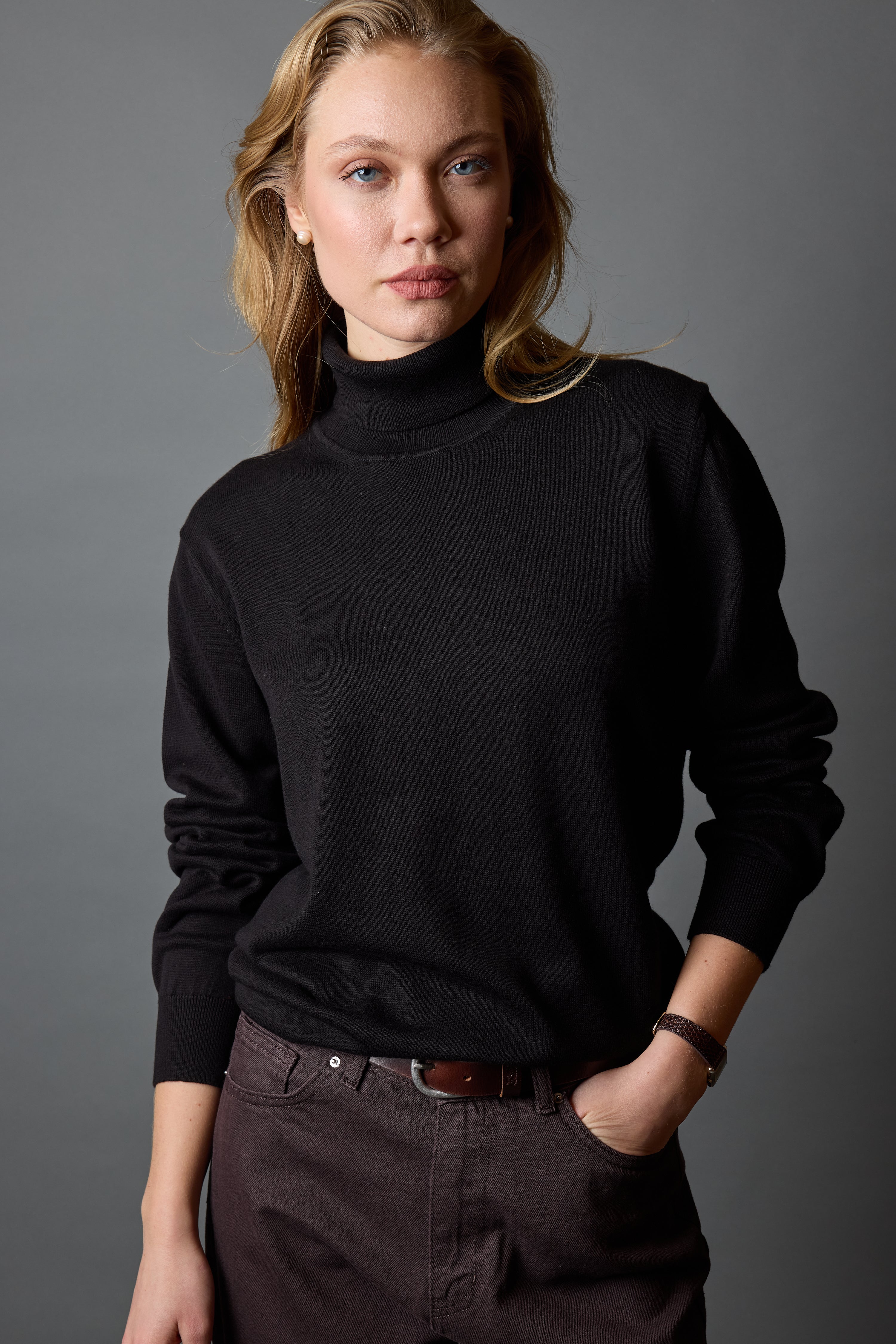 PAMUK YUKSEK YAKA UNISEX KAZAK SIYAH