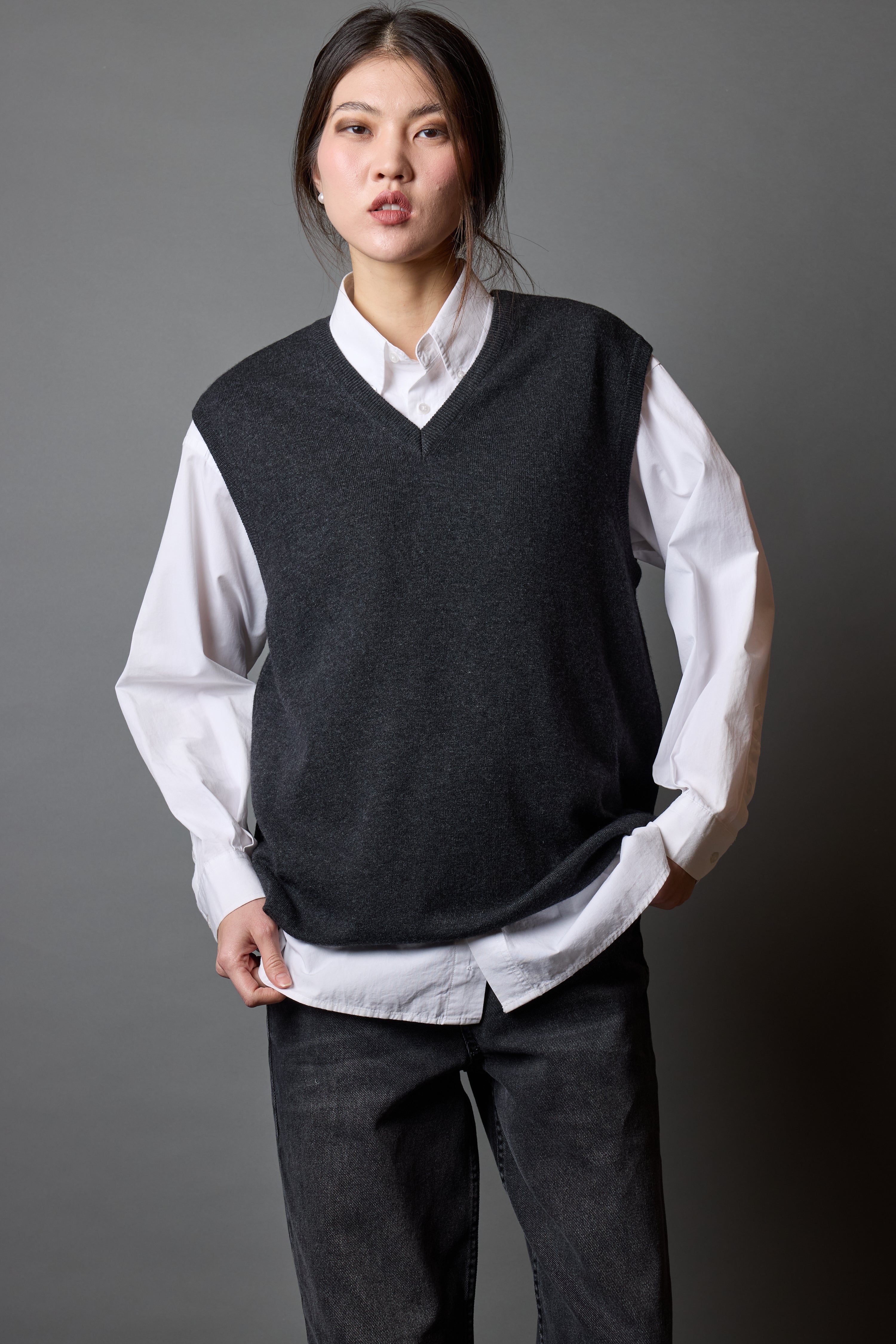 YUN V YAKA UNISEX SUVETER FUME