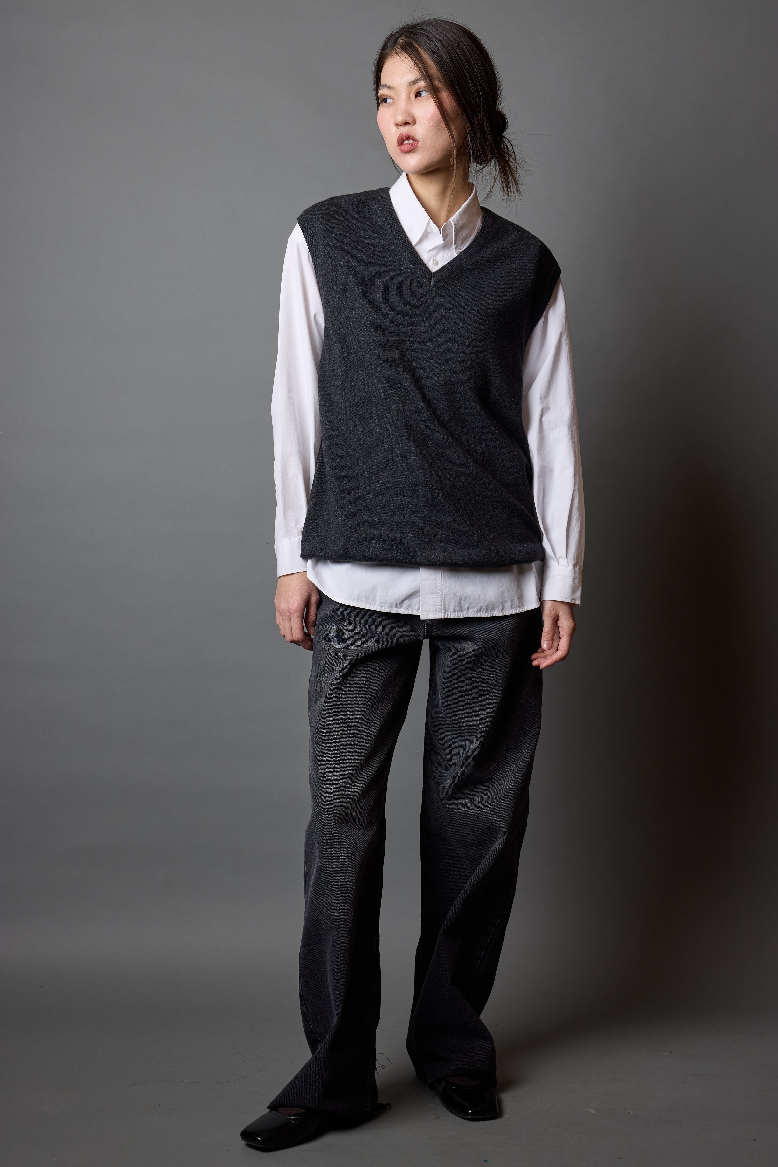 YUN V YAKA UNISEX SUVETER FUME