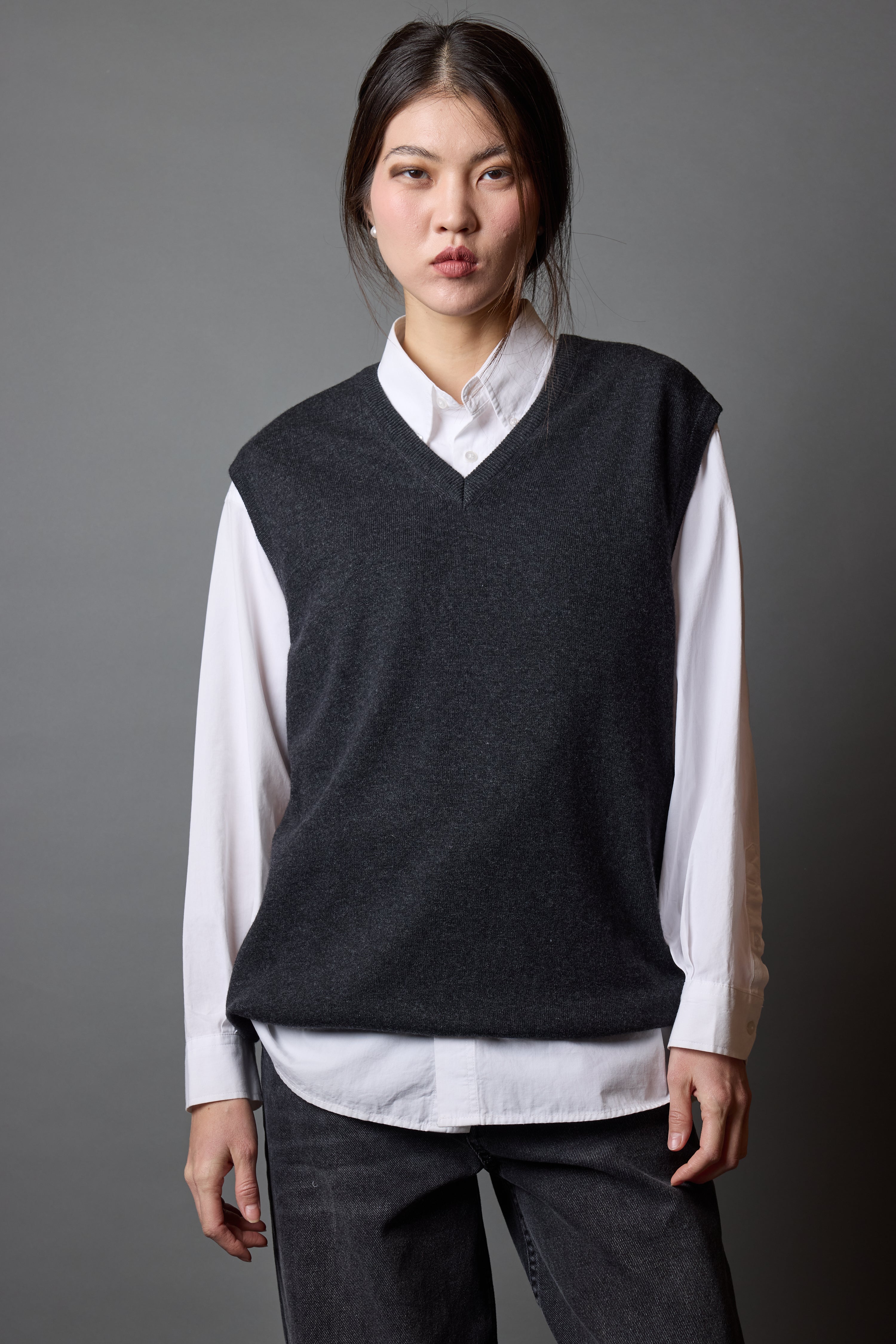 YUN V YAKA UNISEX SUVETER FUME