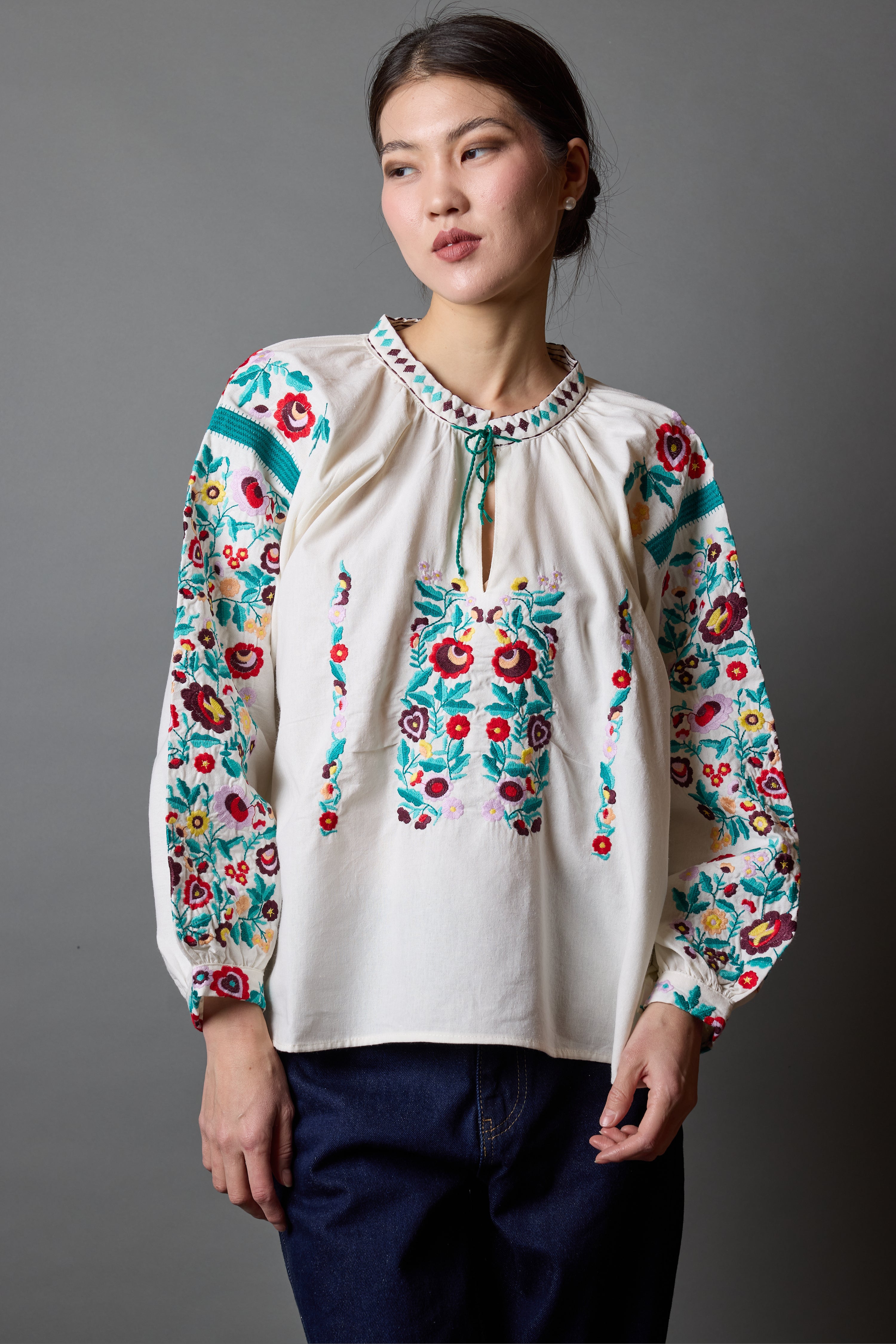 ANTOINE HAKIM YAKA BLUZ