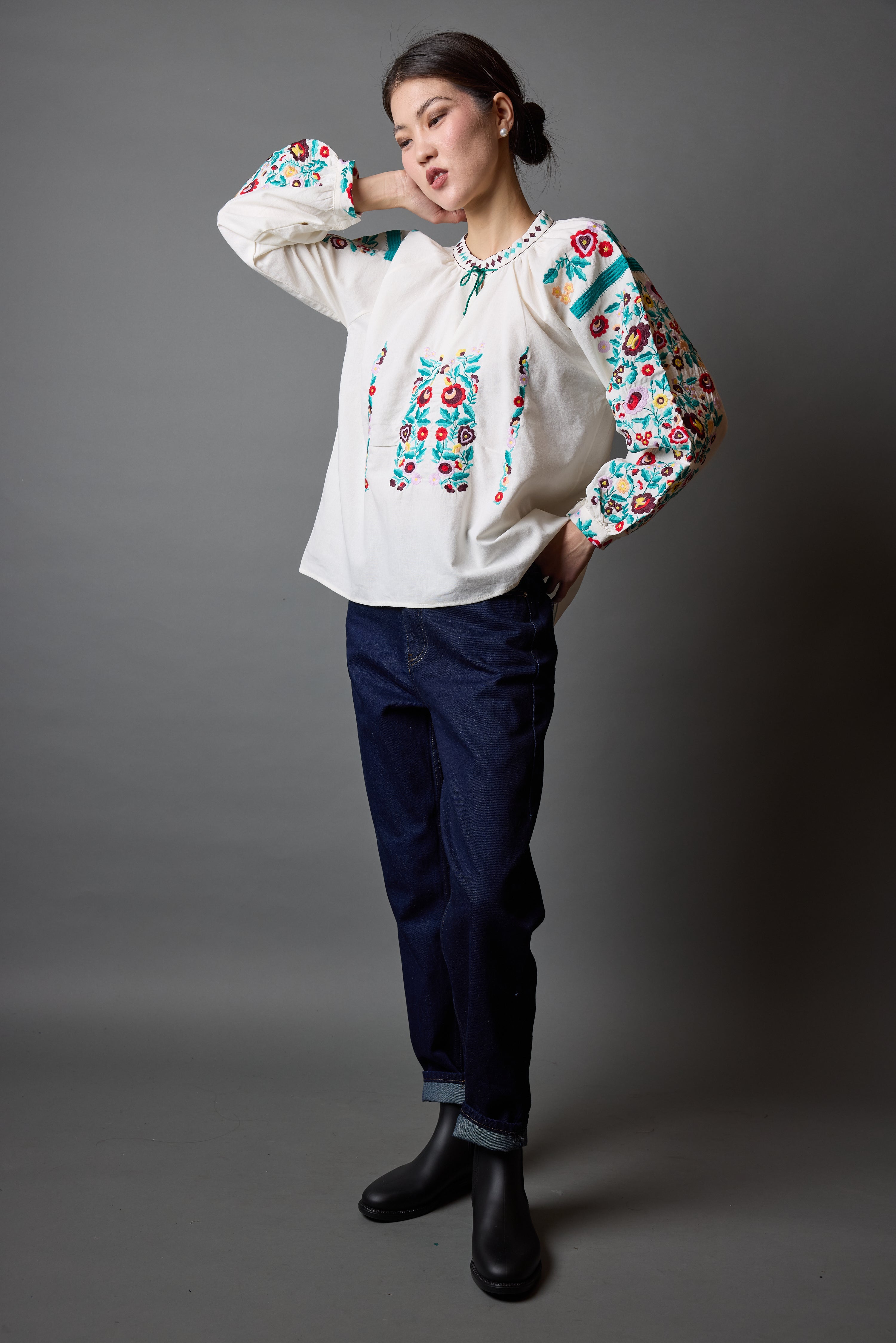 ANTOINE HAKIM YAKA BLUZ