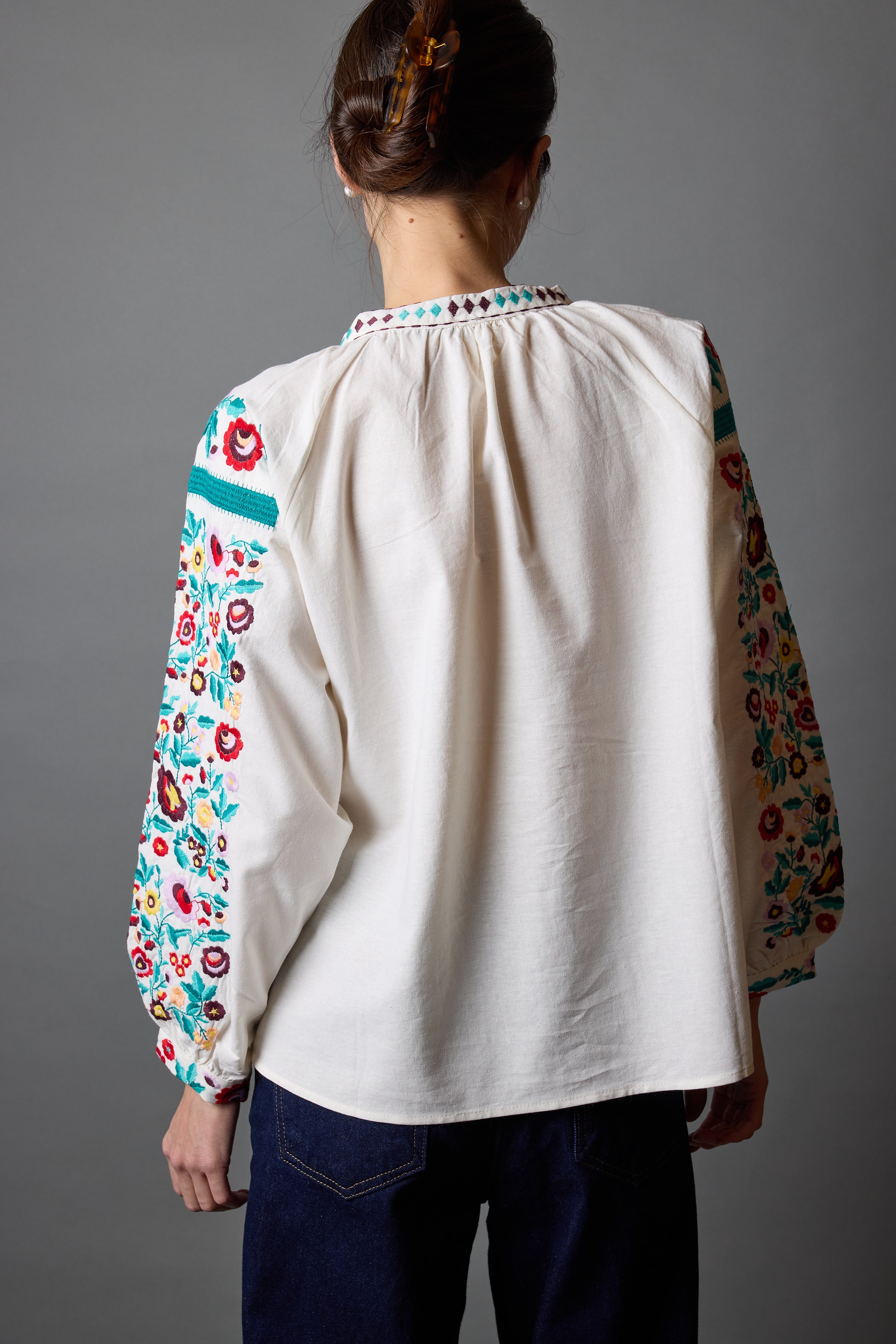 ANTOINE HAKIM YAKA BLUZ