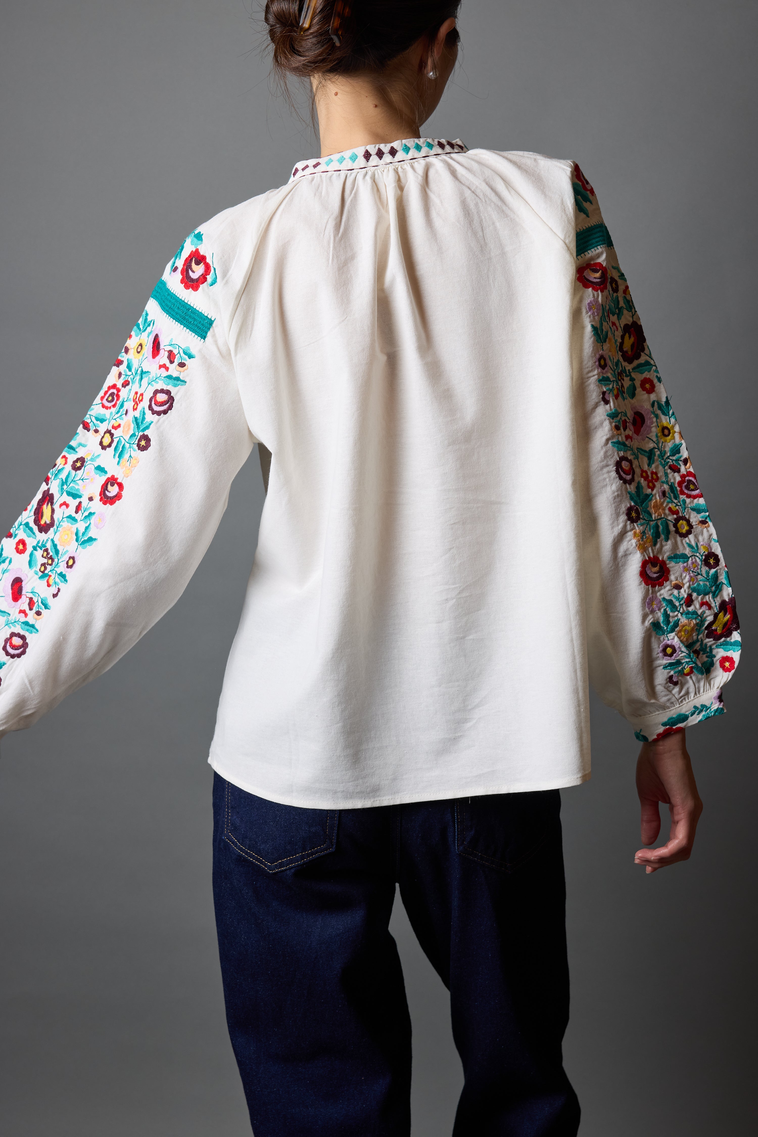 ANTOINE HAKIM YAKA BLUZ