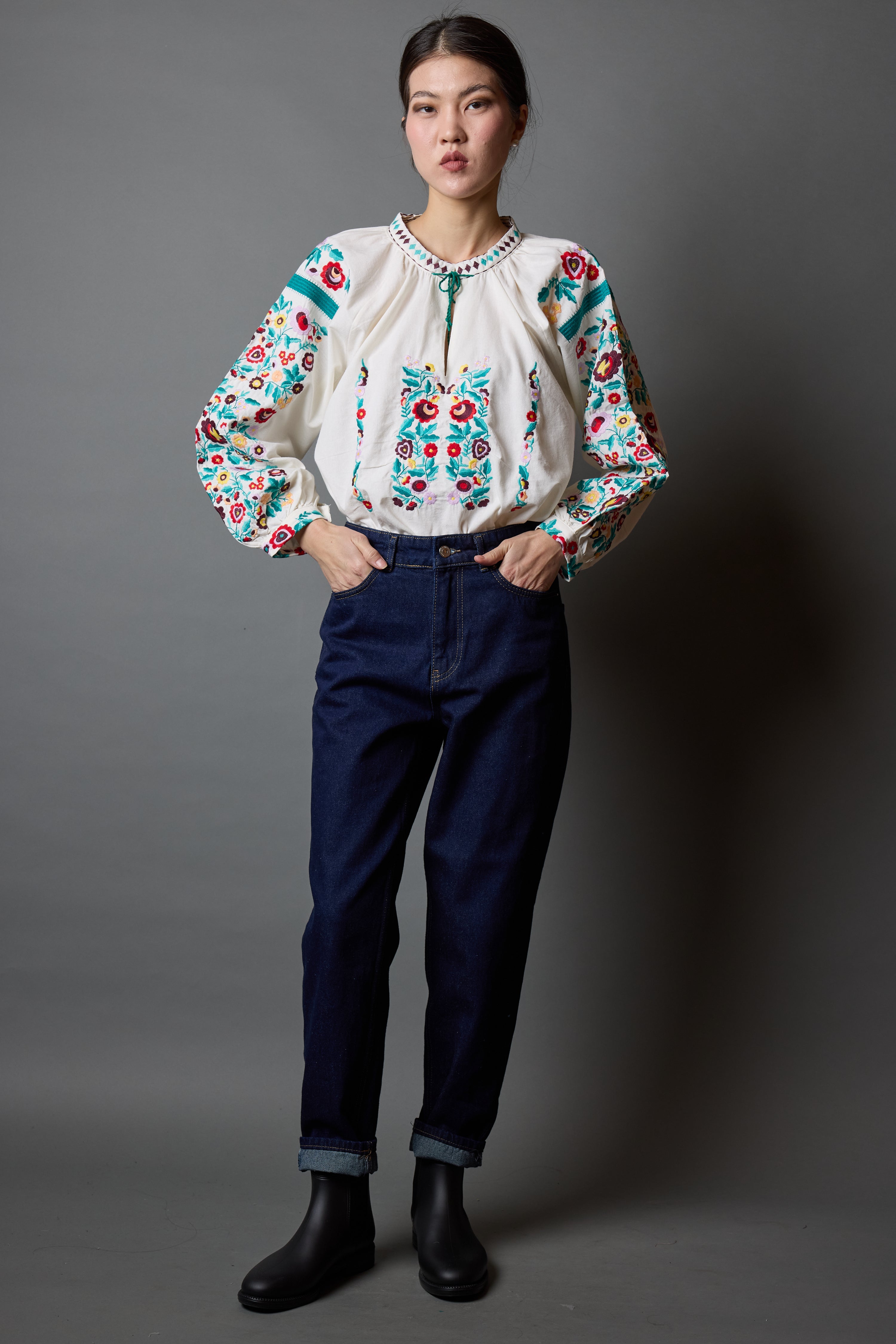 ANTOINE HAKIM YAKA BLUZ