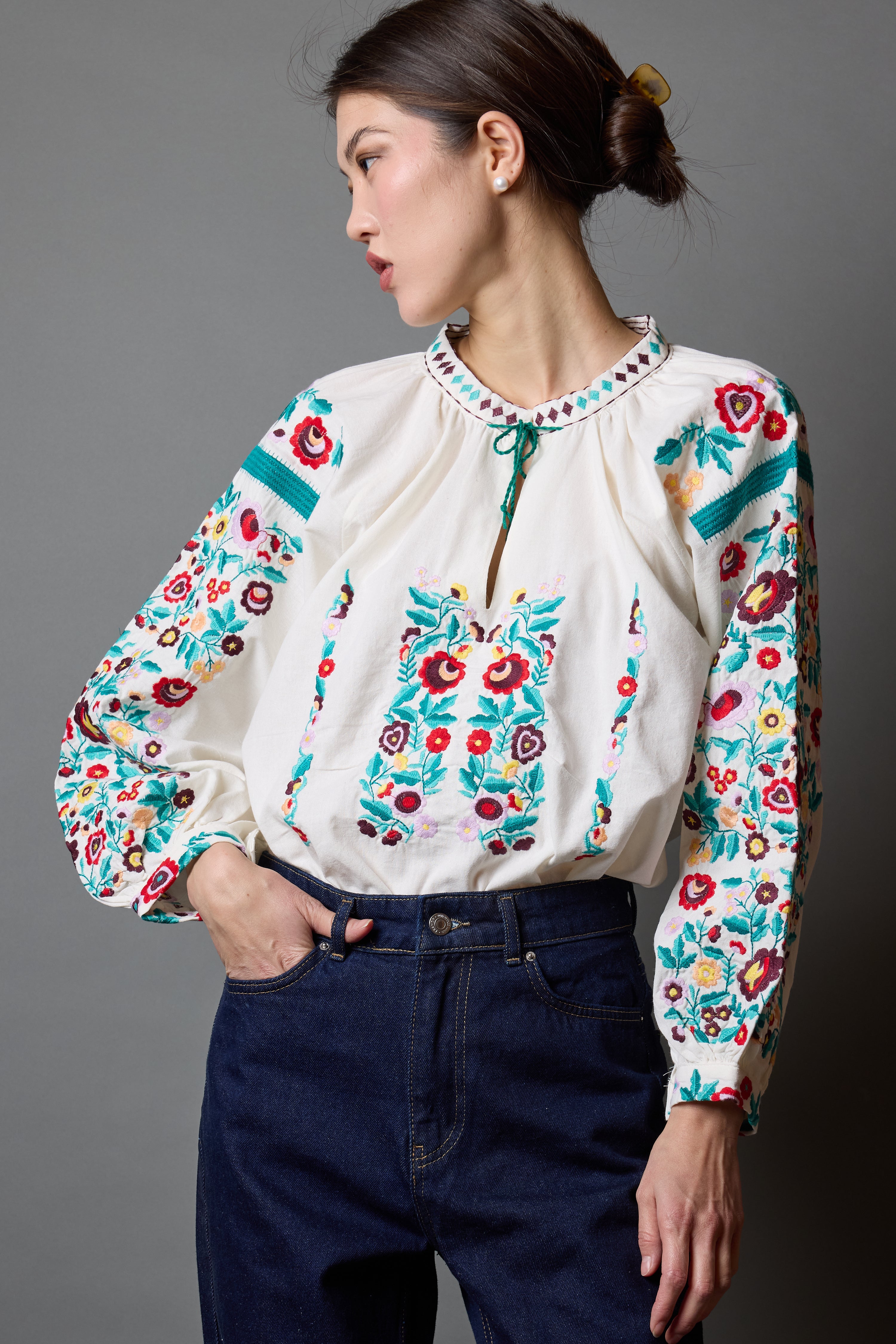 ANTOINE HAKIM YAKA BLUZ