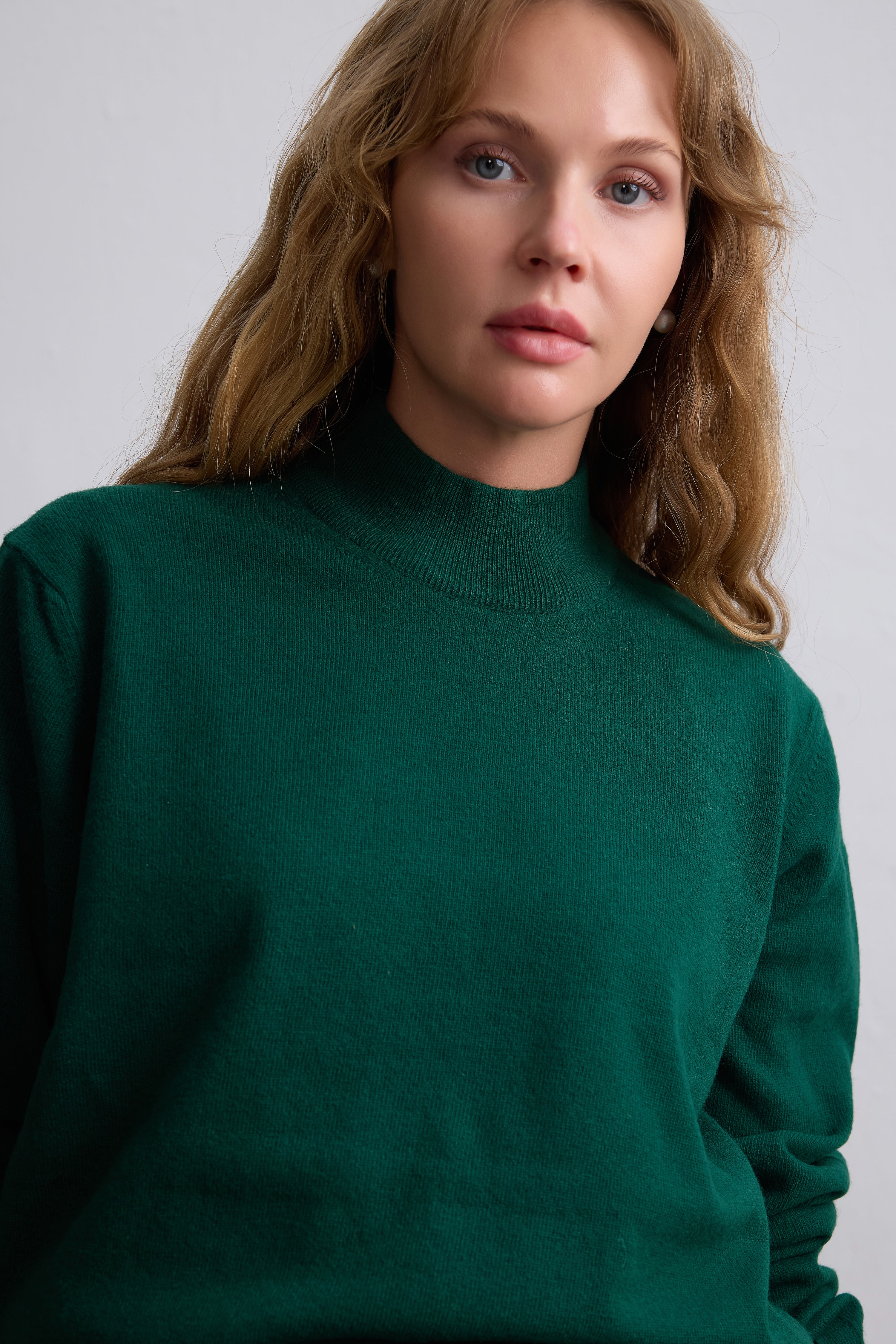WOOL TURTLENECK UNISEX SWEATER GREEN