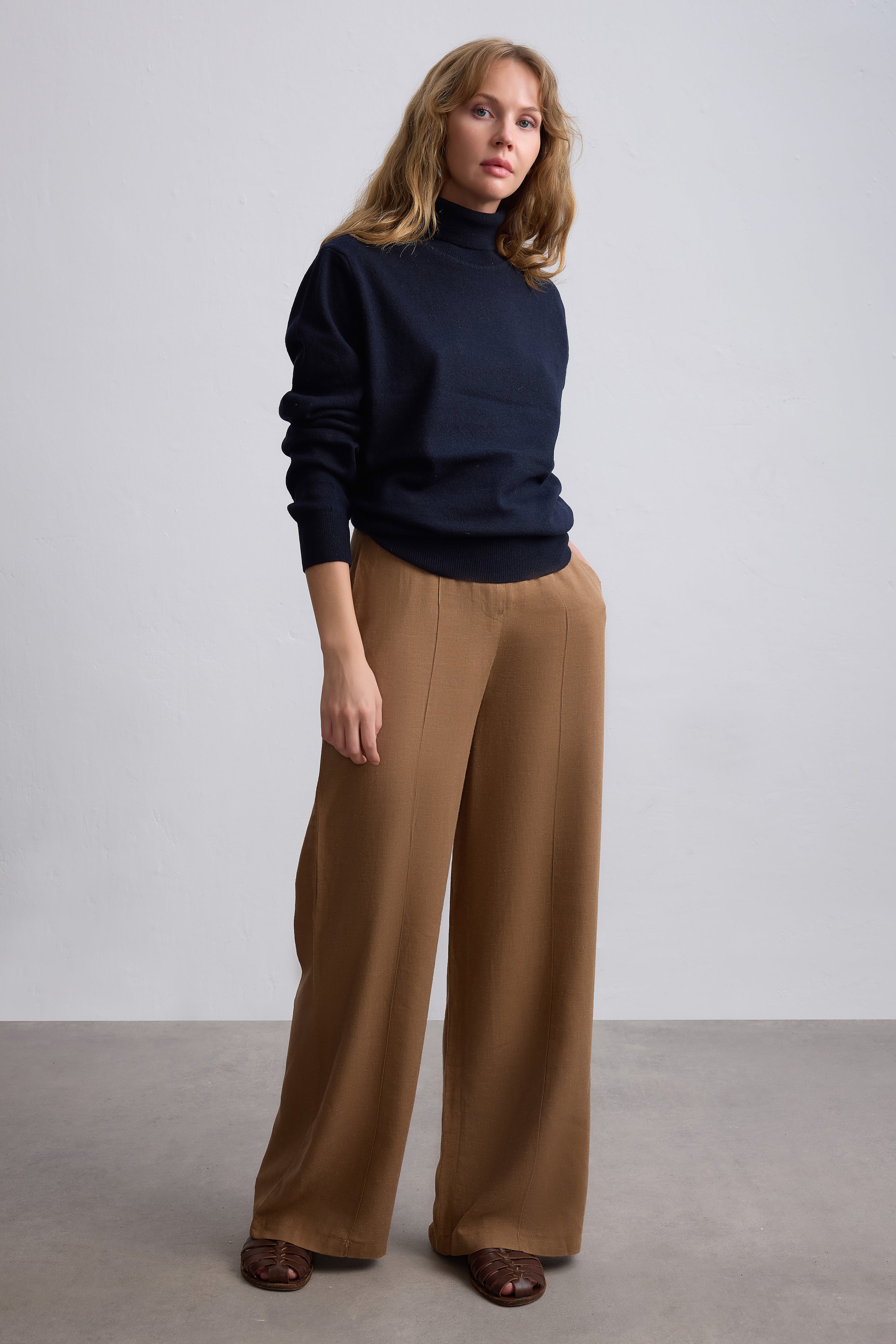 YUN YUKSEK YAKA UNISEX KAZAK LACIVERT