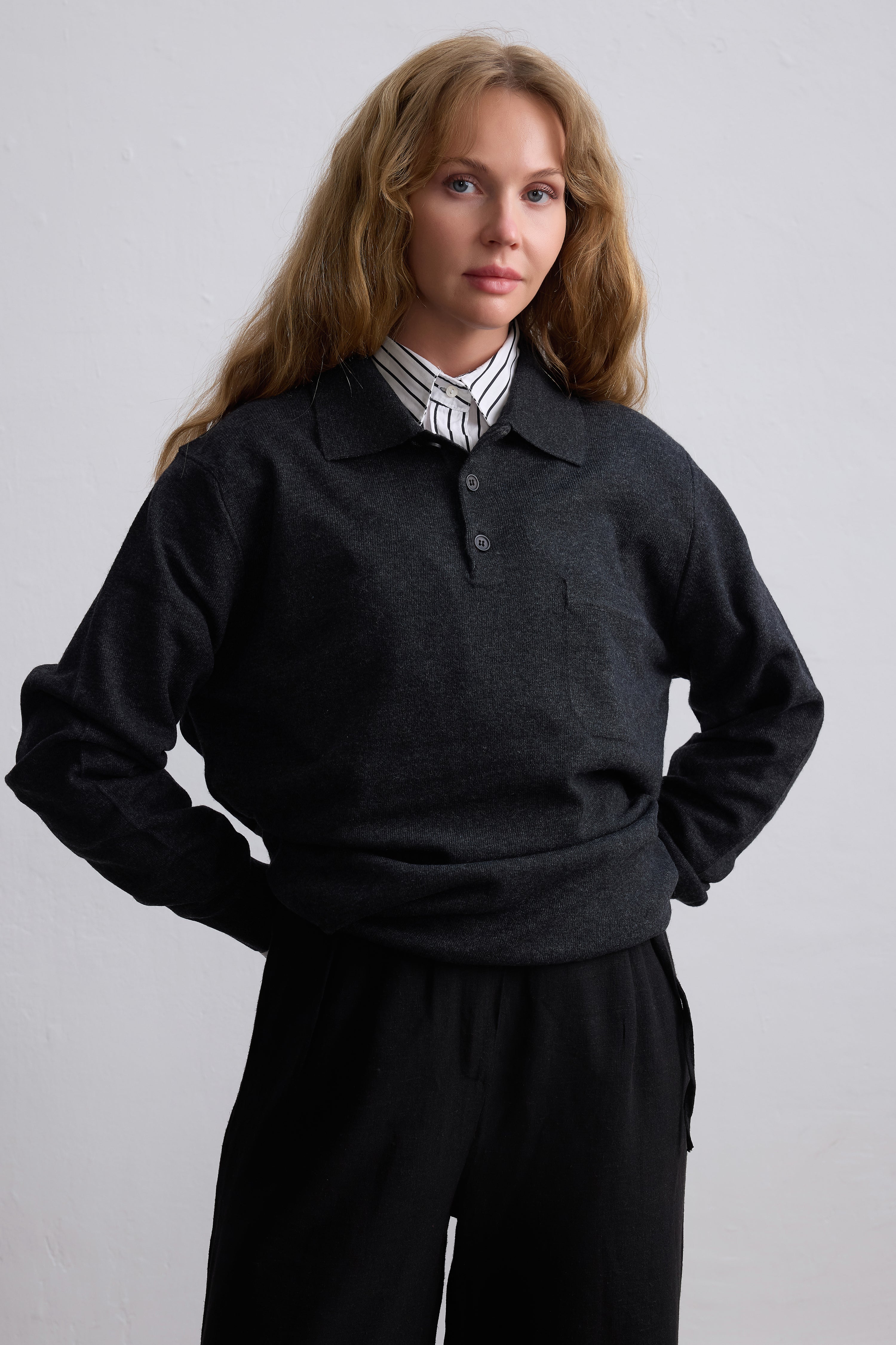 YUN POLO YAKA UNISEX KAZAK FUME