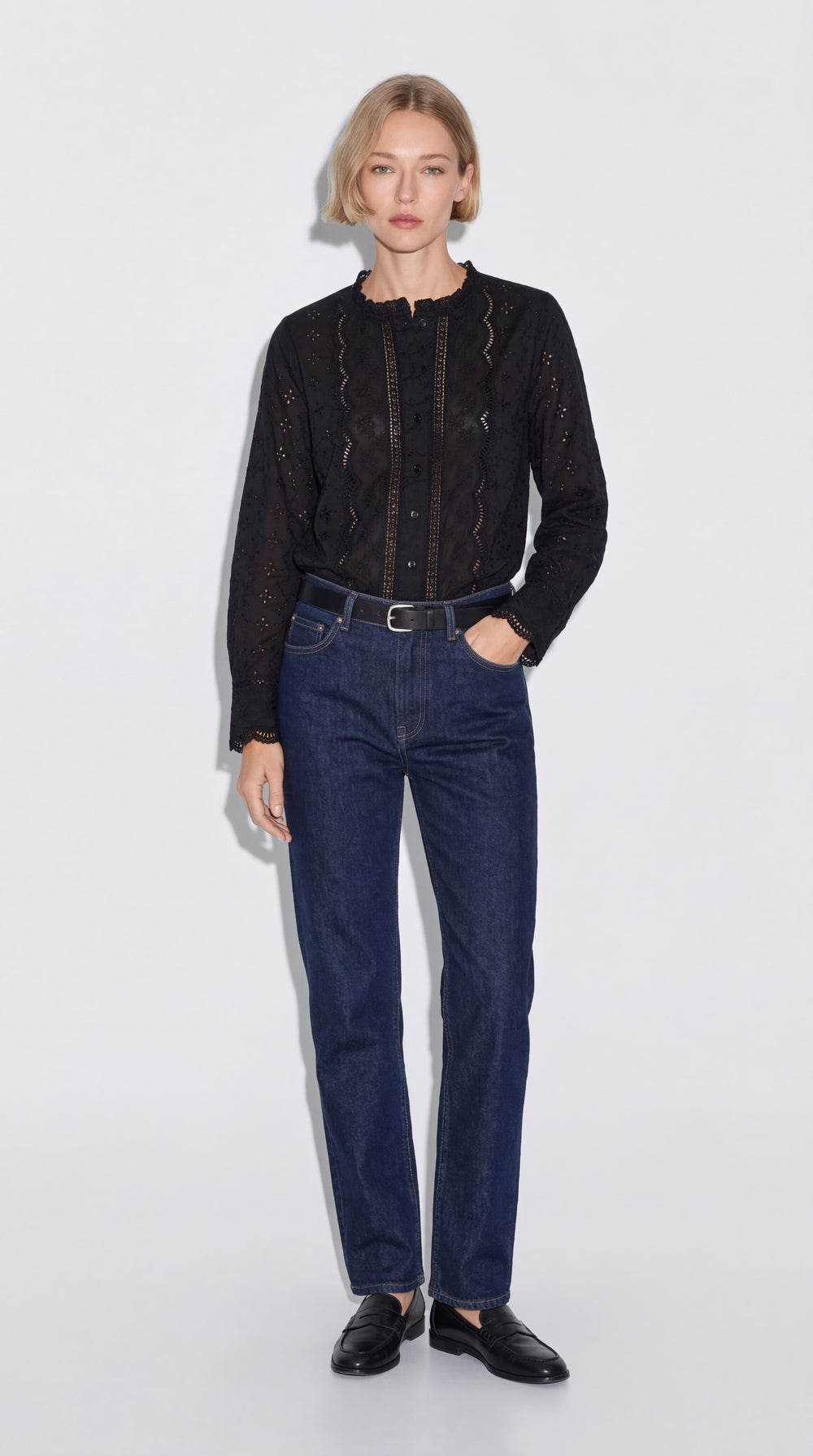 MARIA DANTEL DETAYLI FIRFIRLI PAMUK GOMLEK SIYAH