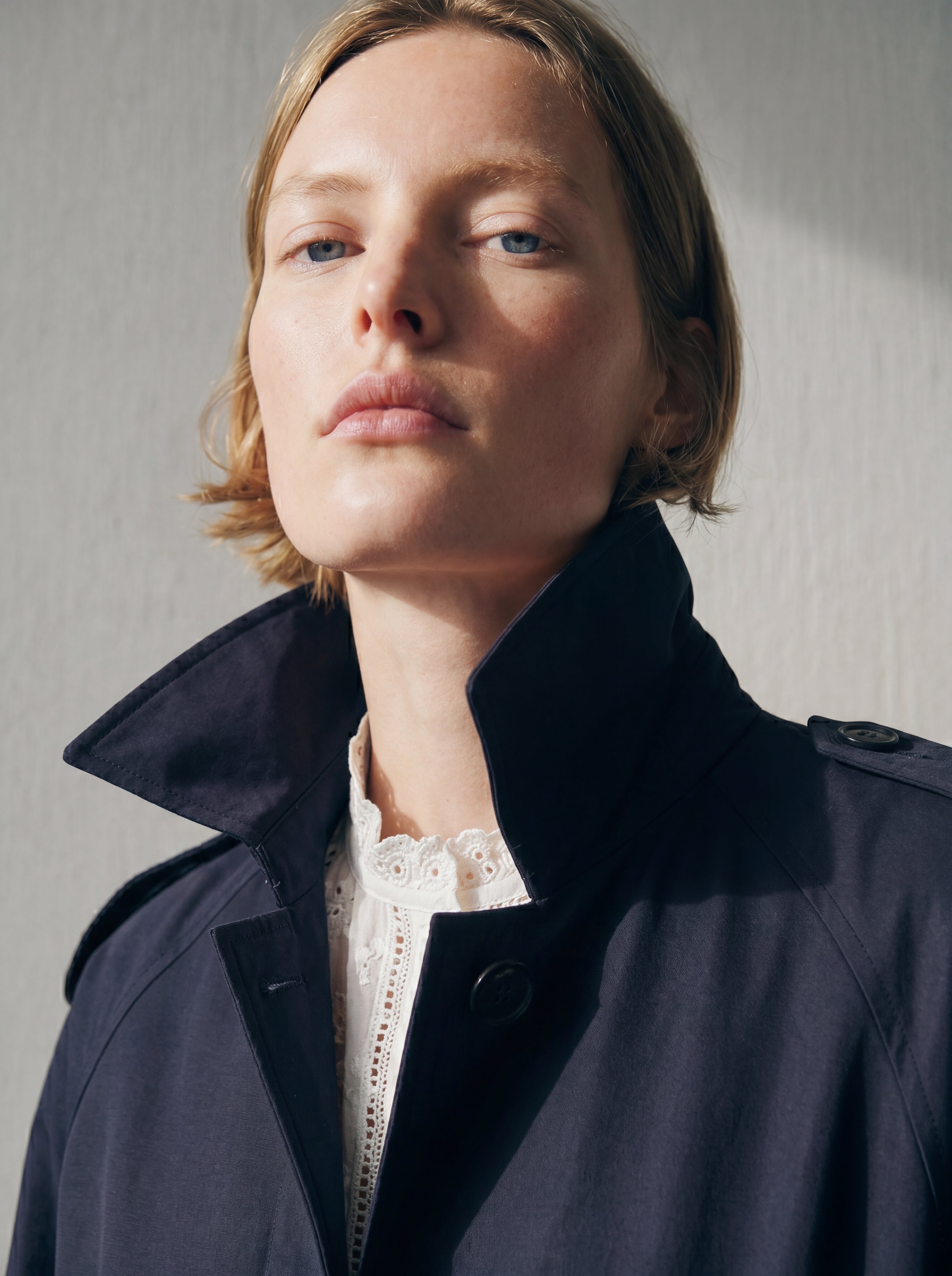 KEMERLI TRENÇKOT LACIVERT