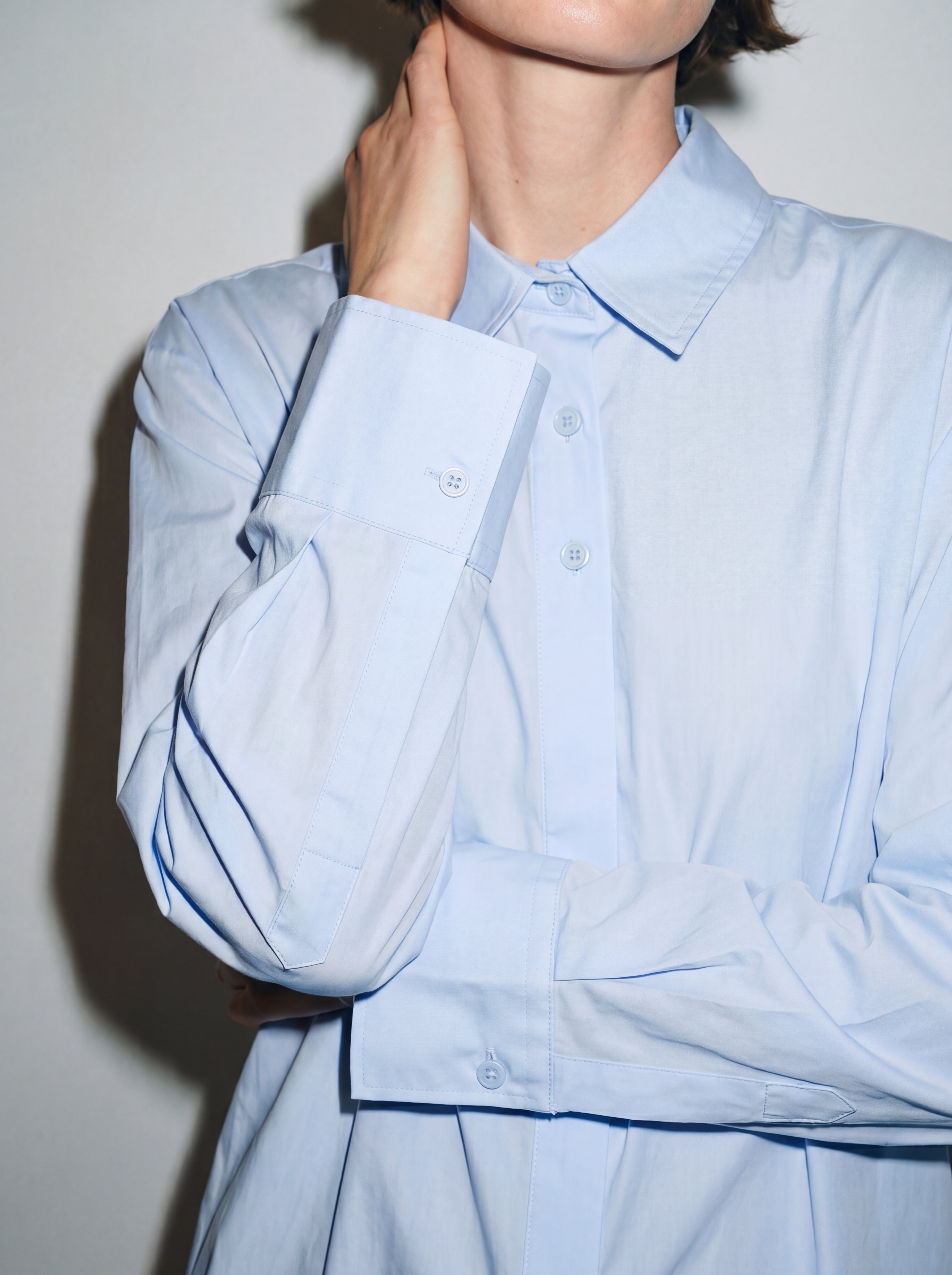 DUGME DETAYLI POPLIN GOMLEK MAVI