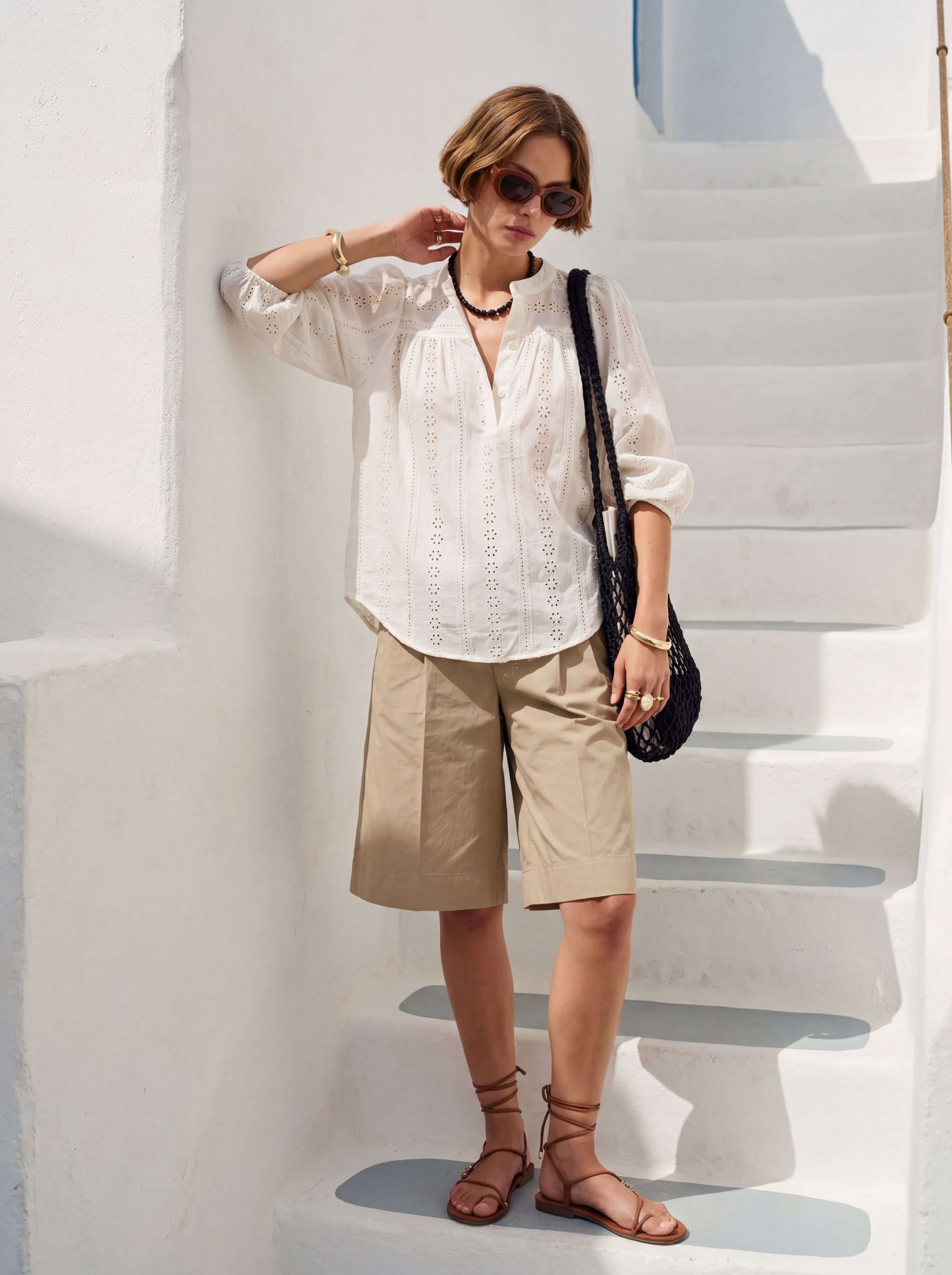 JANE STANDARD COLLAR HOLE HEAT BLOUSE