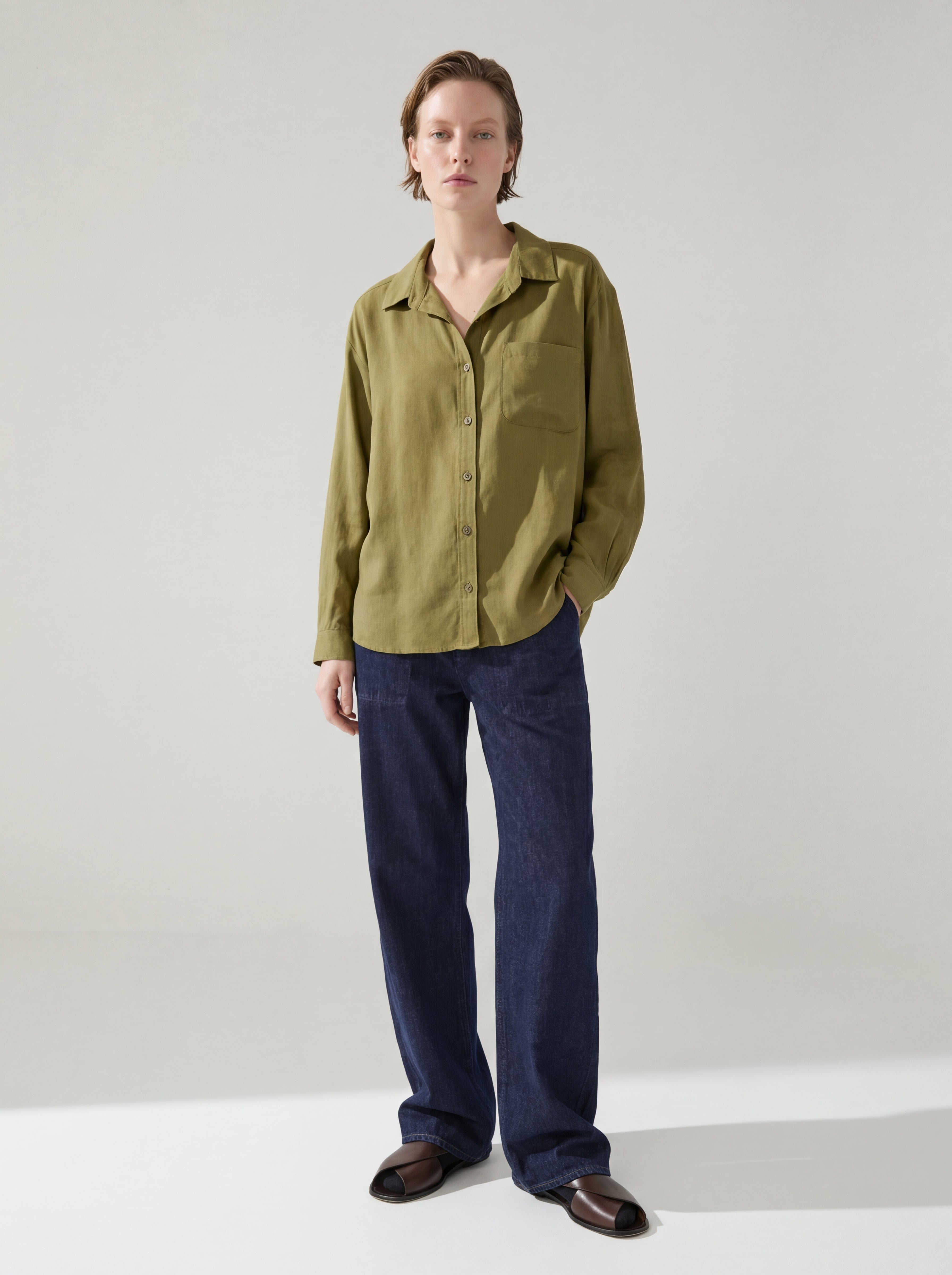 DOKUMLU CEPLI TENCEL GOMLEK OLIVE