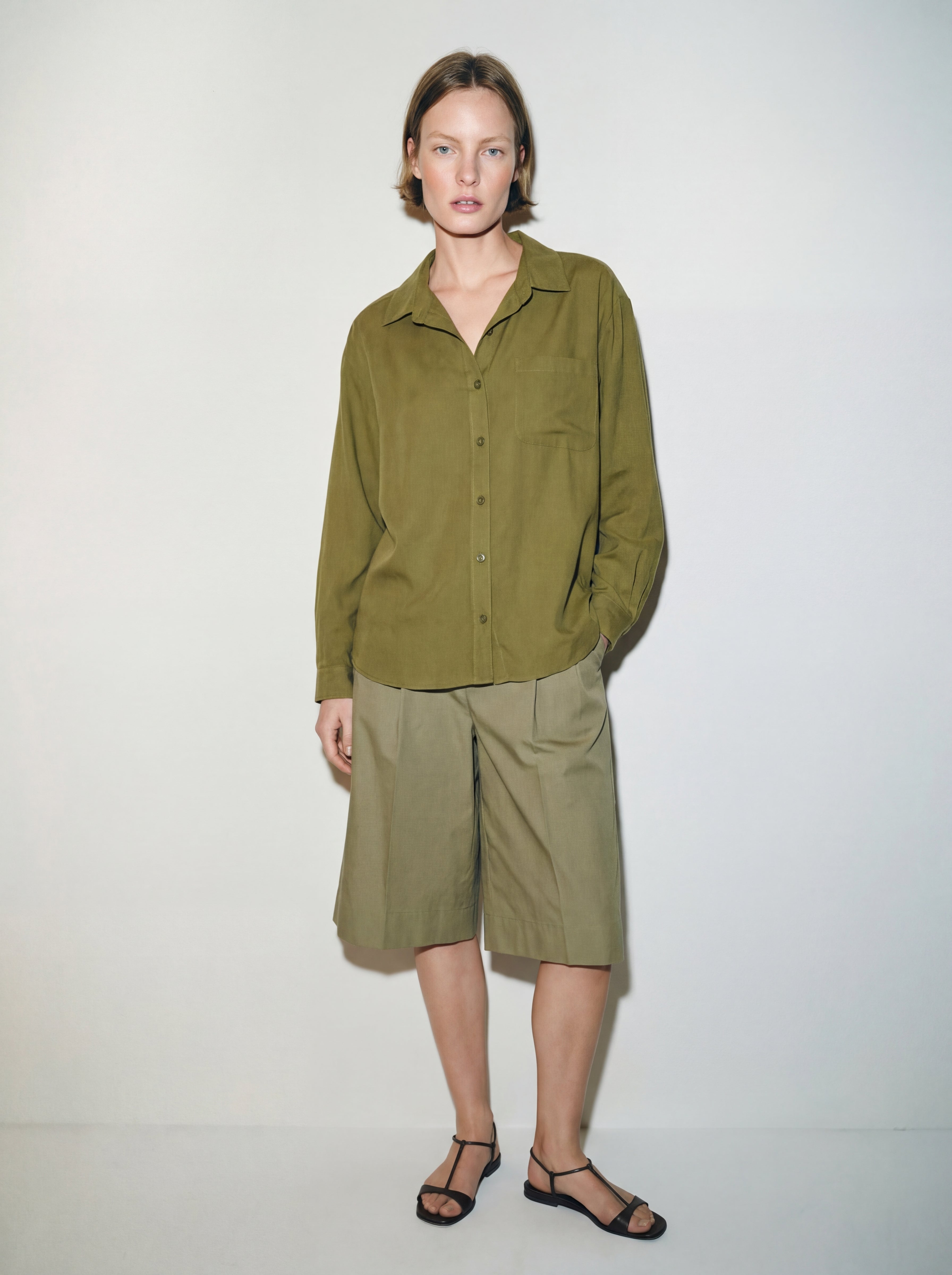 DOKUMLU CEPLI TENCEL GOMLEK OLIVE