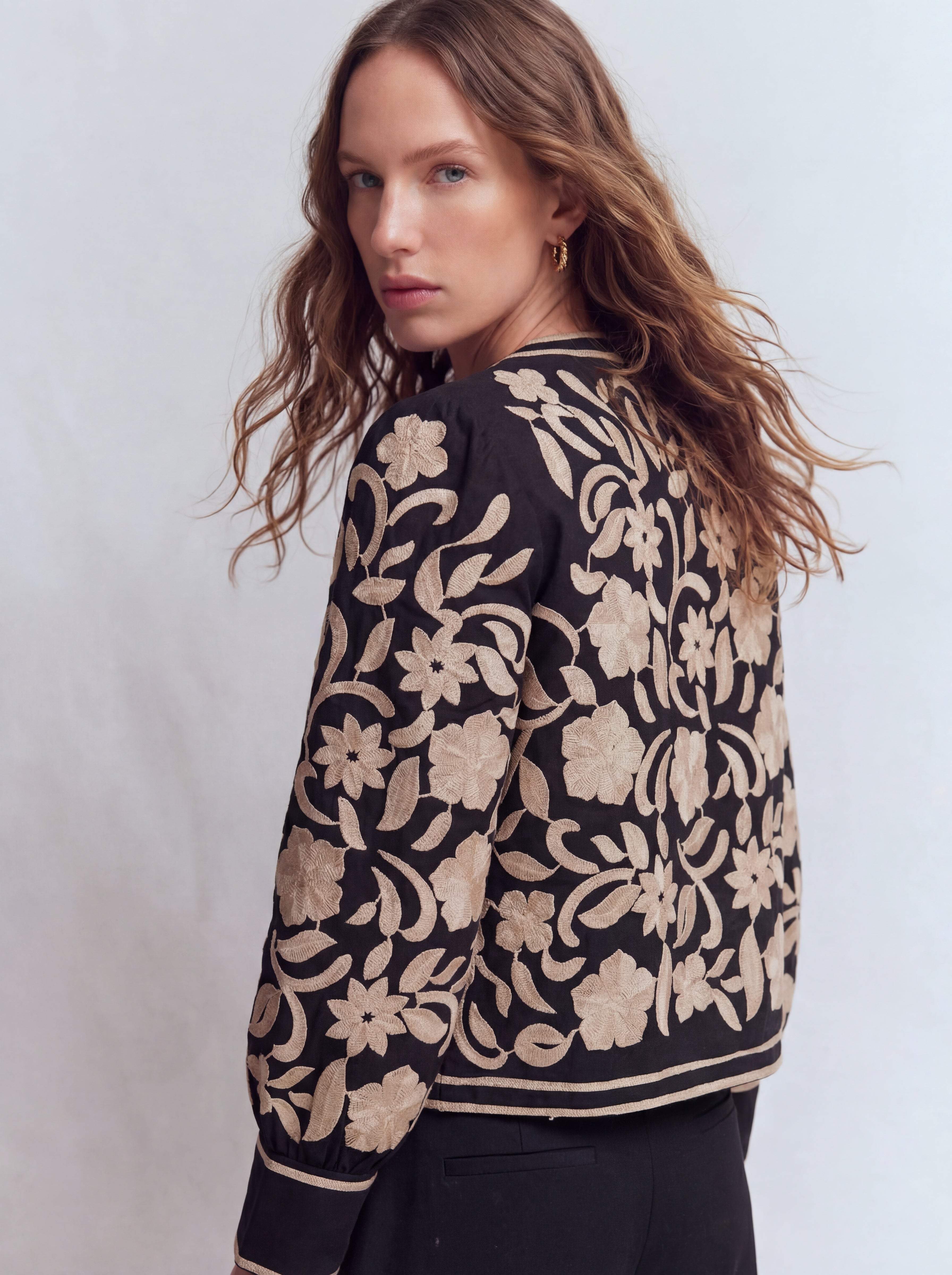 CLAIR DE ROSE EMBROIDERED SHIRT