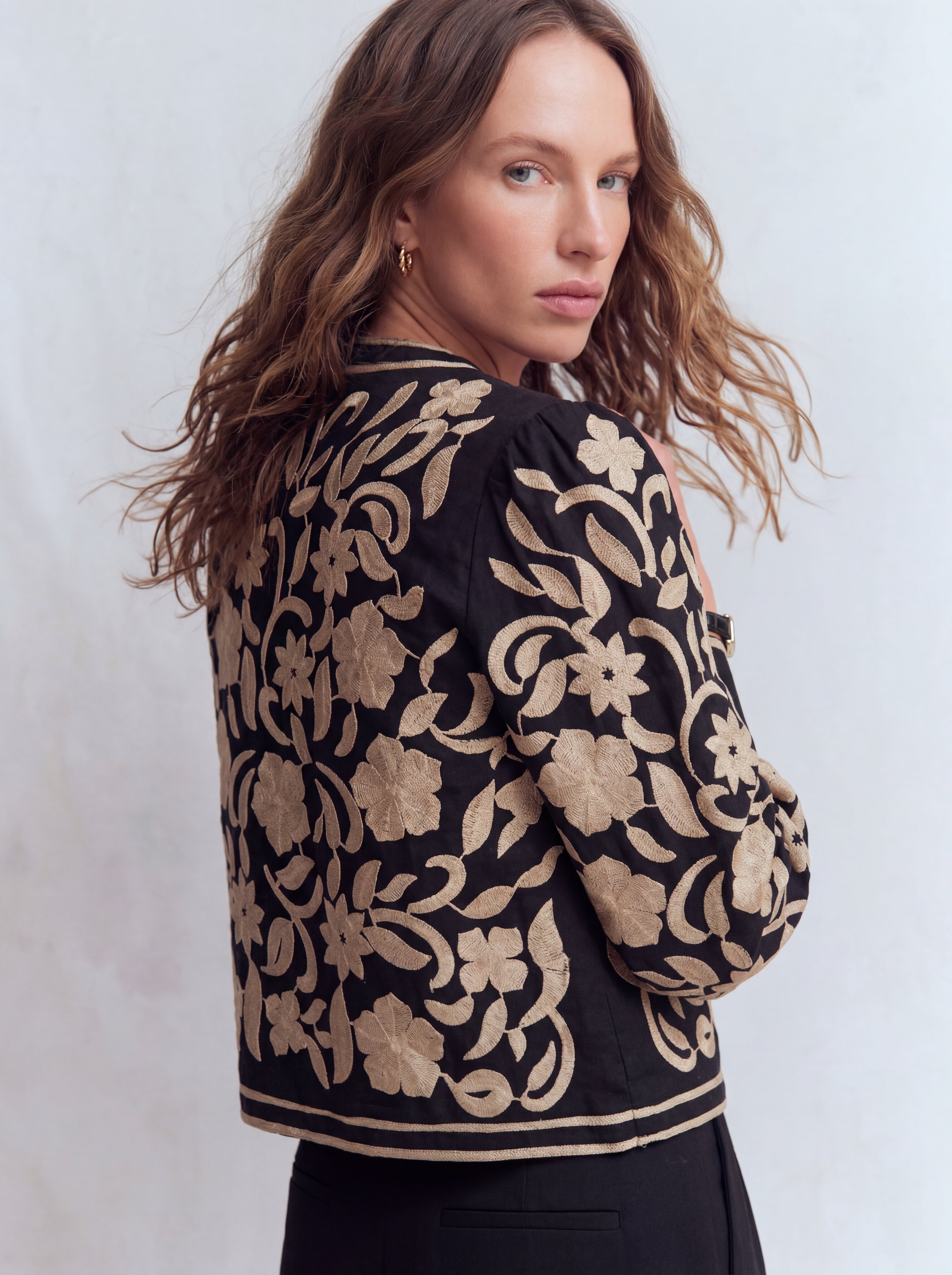 CLAIR DE ROSE EMBROIDERED SHIRT