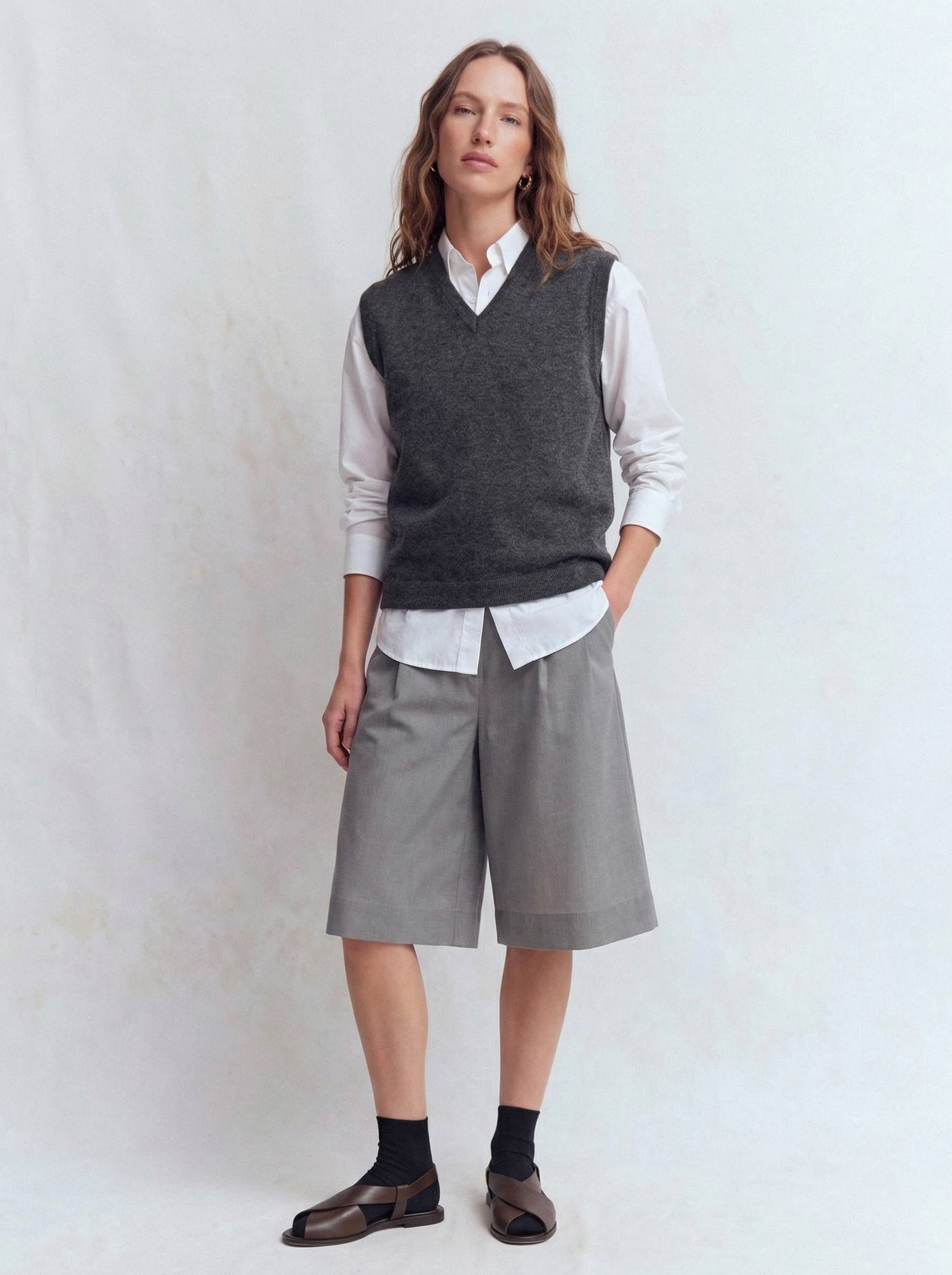YUN V YAKA UNISEX SUVETER FUME
