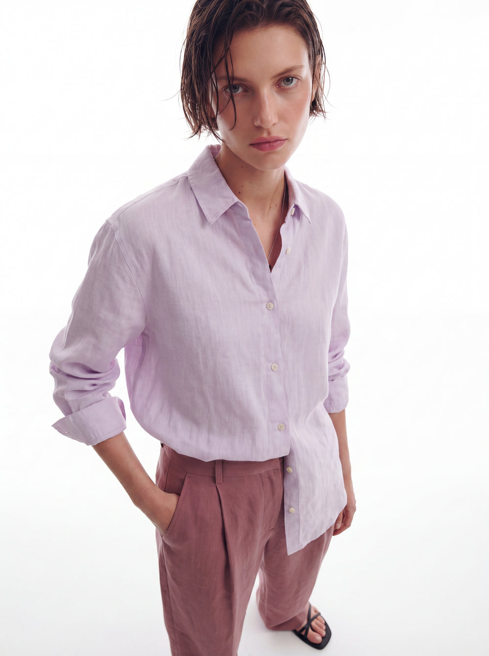 DOKUMLU %100 YIKANMIS KETEN GOMLEK LILA