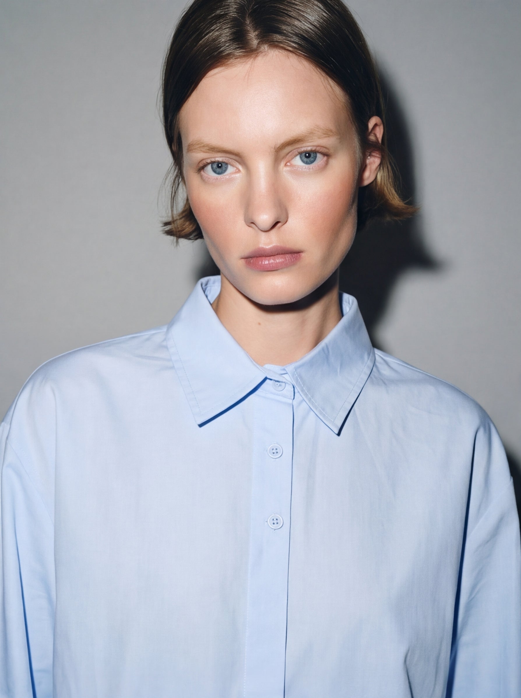 DUGME DETAYLI POPLIN GOMLEK MAVI