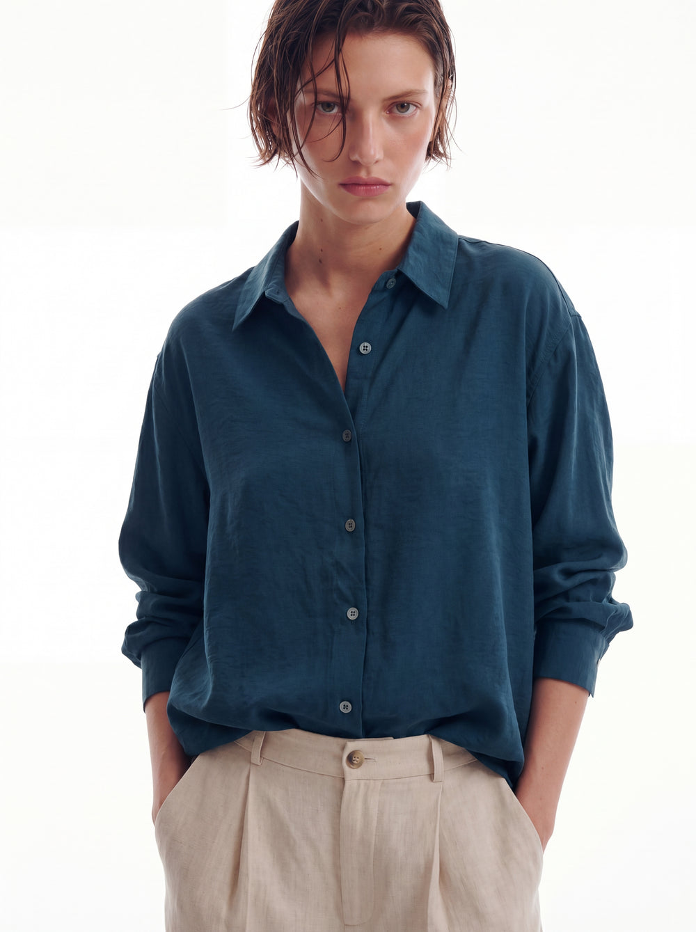 DOKUMLU TENCEL GOMLEK PETROL MAVI