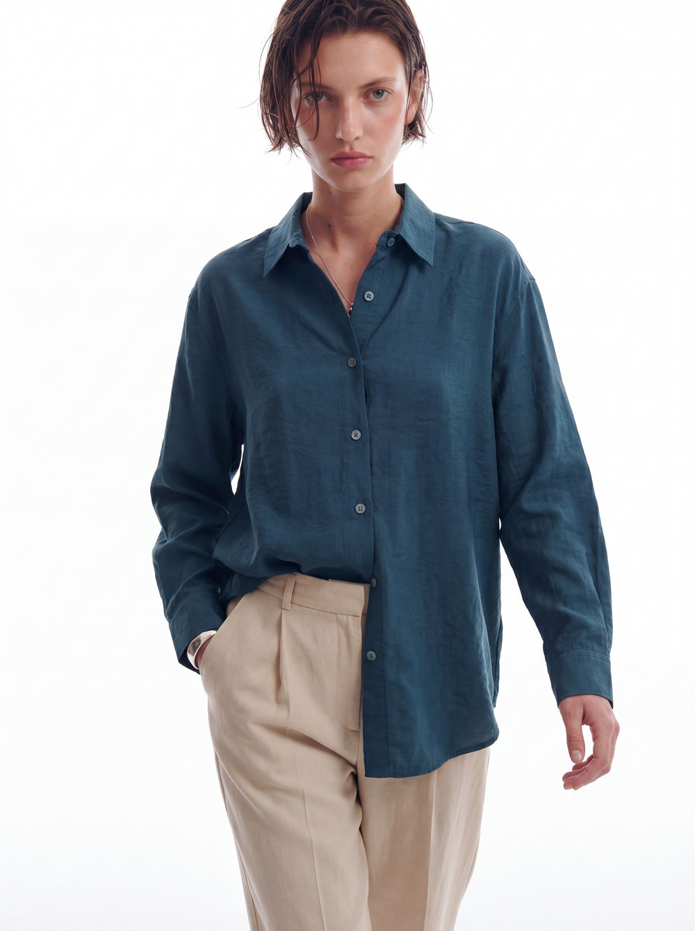 DOKUMLU TENCEL GOMLEK PETROL MAVI