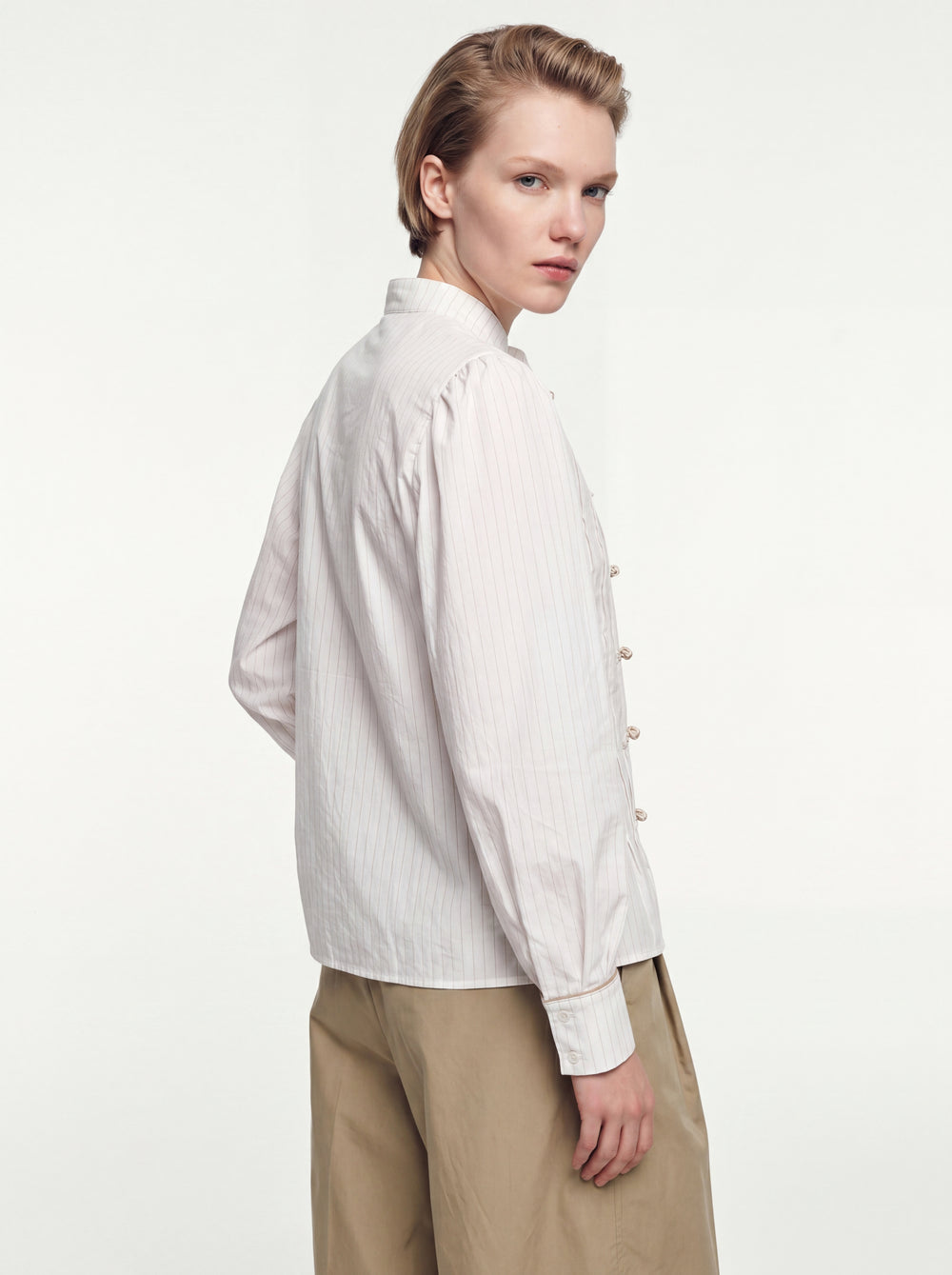 HAKIM YAKA CIZGILI GOMLEK CEKET KREM