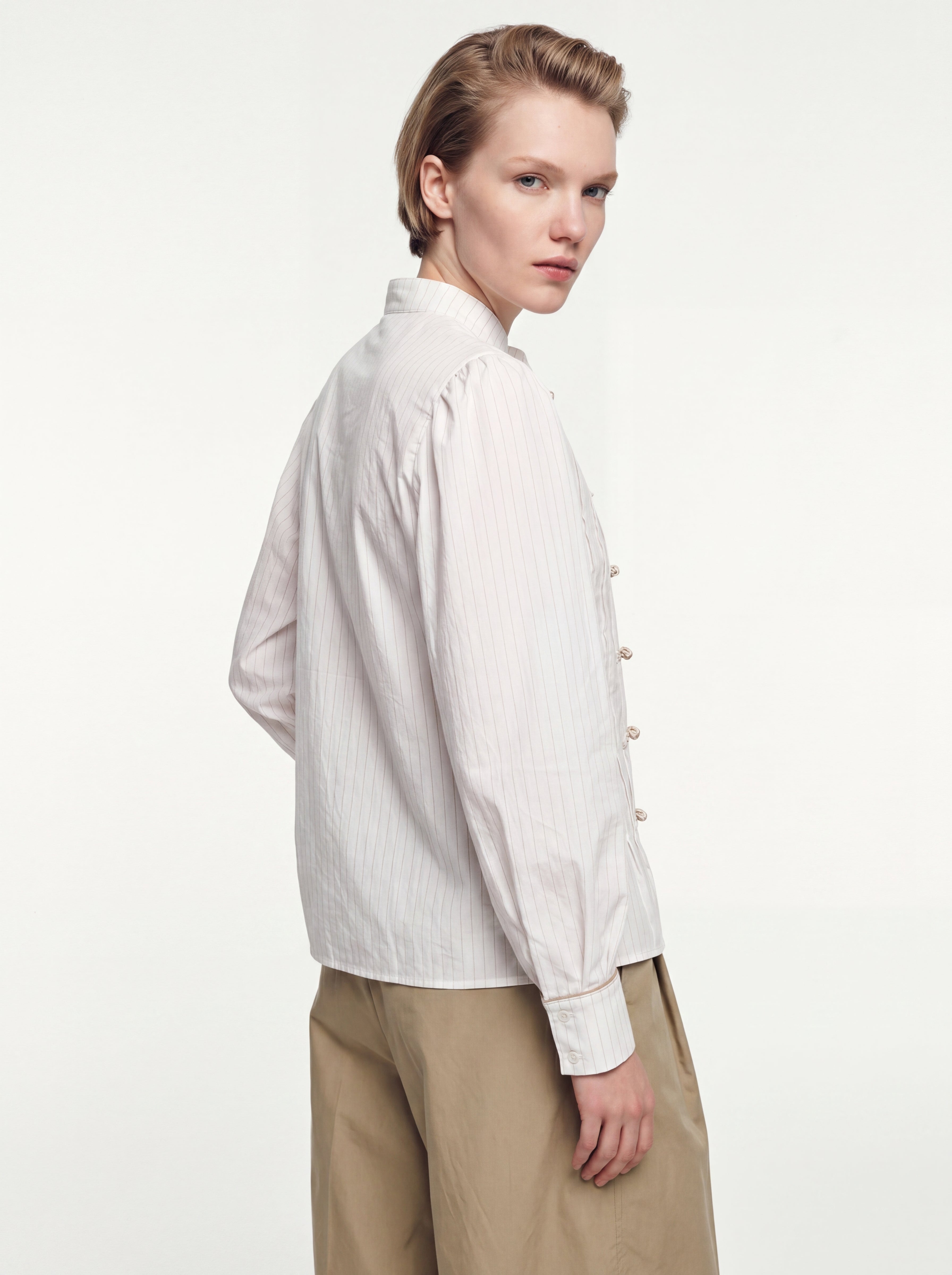 HAKIM YAKA CIZGILI GOMLEK CEKET KREM