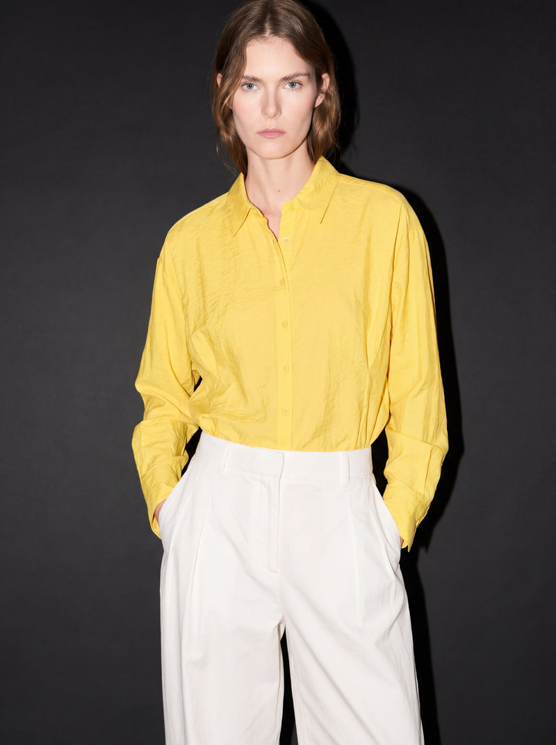 DOKUMLU PENSLI TENCEL GOMLEK SARI
