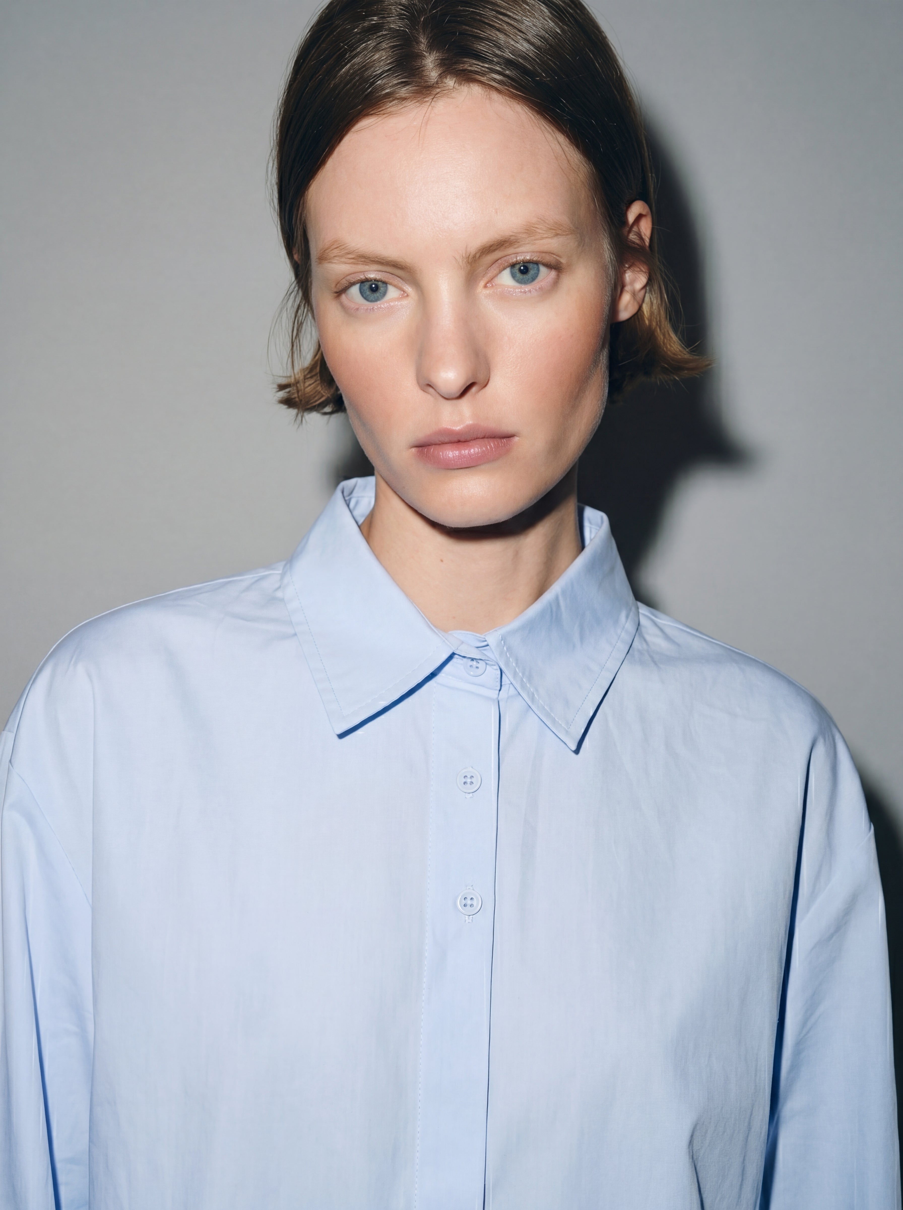 DUGME DETAYLI POPLIN GOMLEK MAVI