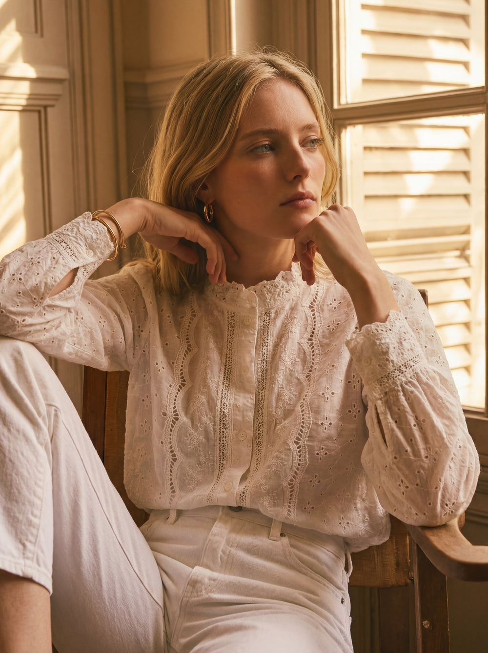 MARIA DANTEL DETAYLI FIRFIRLI PAMUK GOMLEK BEYAZ