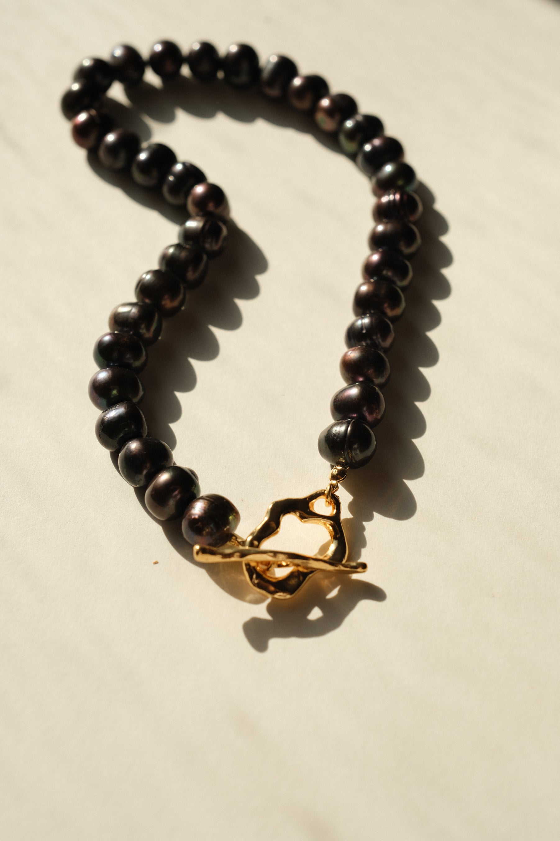 PERLE NOIRE NECKLACE 
