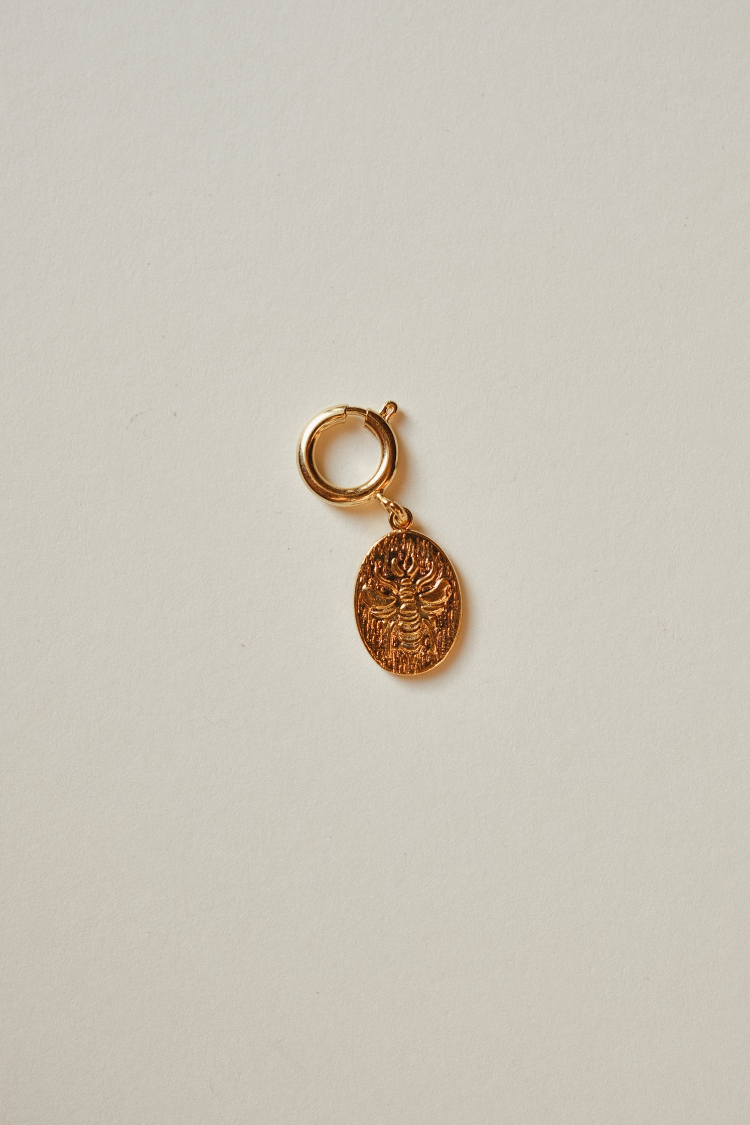 QUEEN BEE CHARM  - KOLYE UCU
